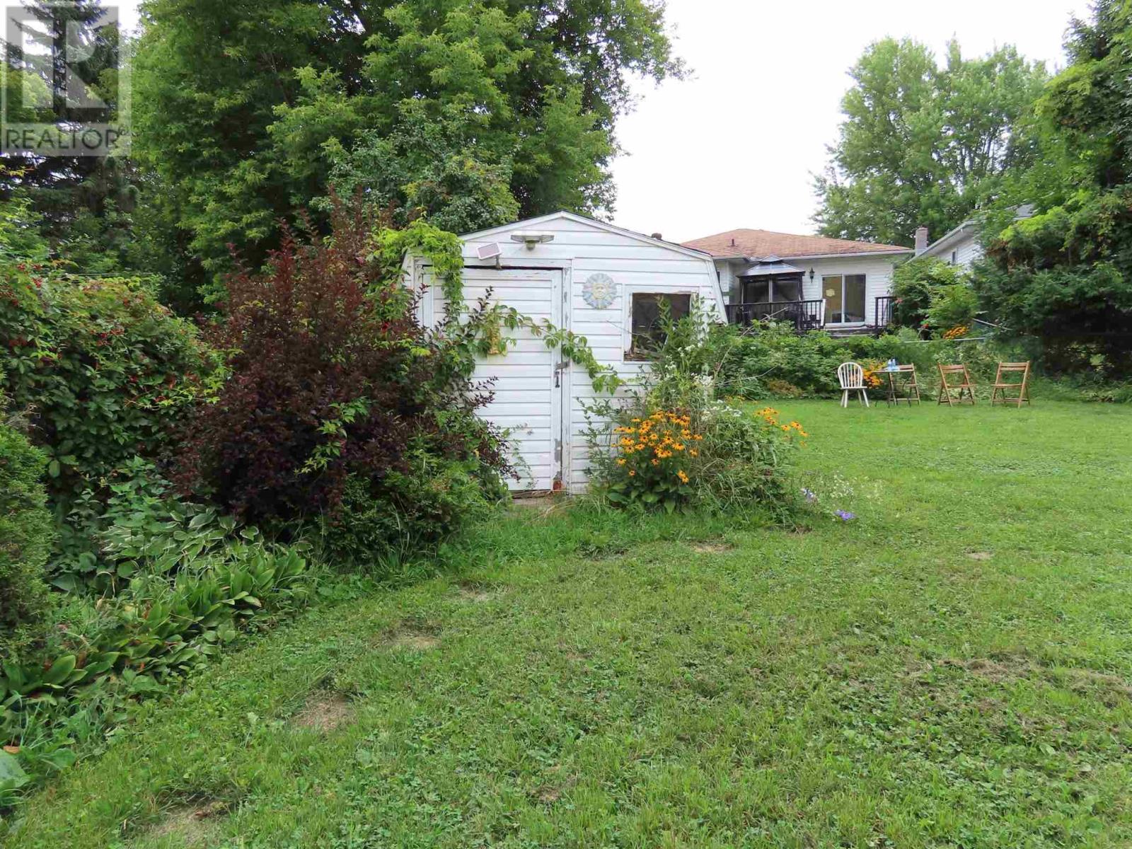 32 Breton Rd Property Photo 21