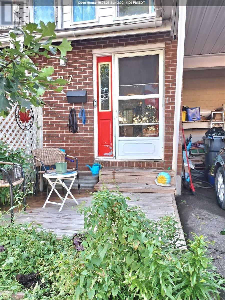 27 Ferguson Ave Property Photo 1