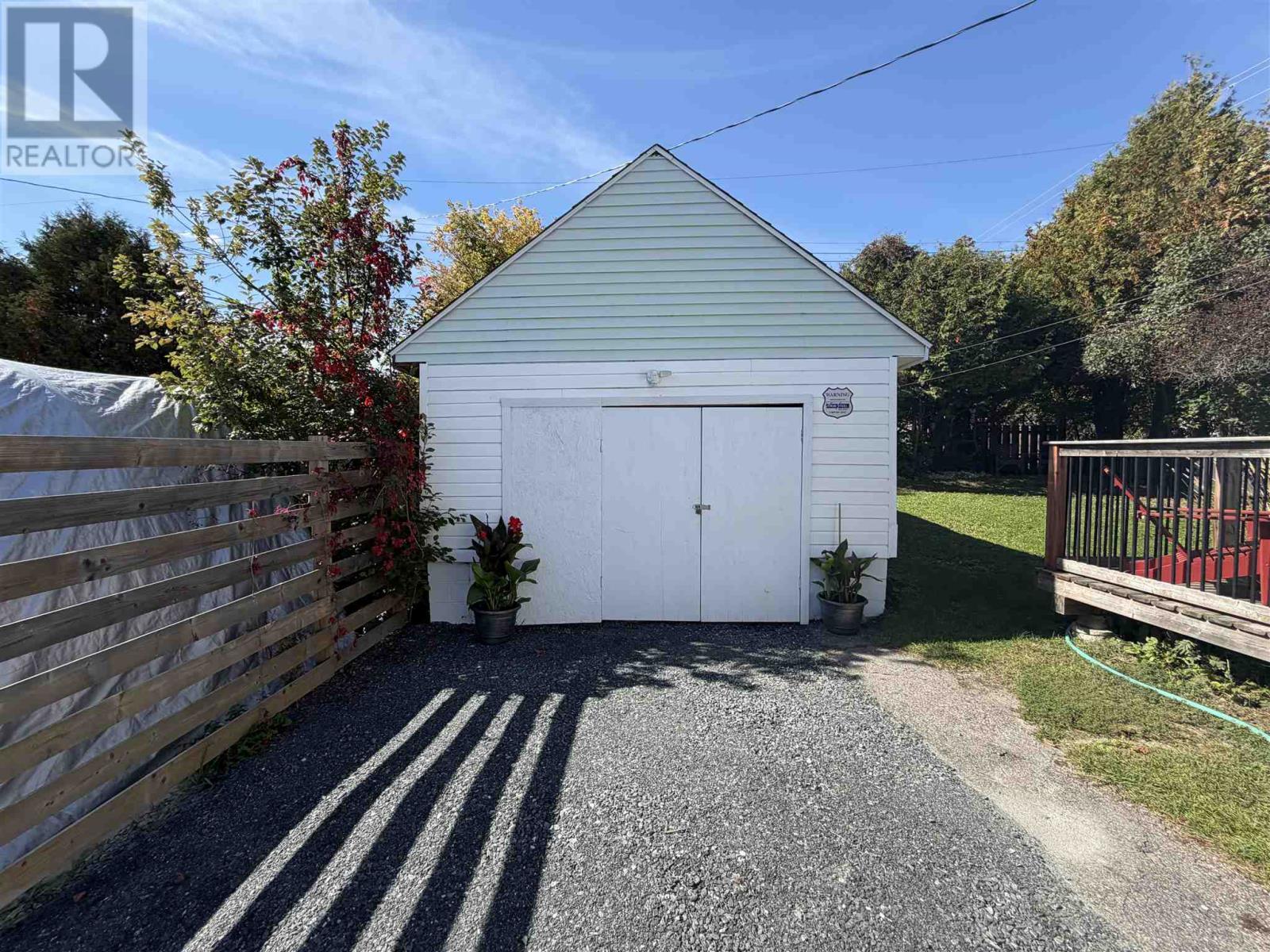 74 Roman Ave Property Photo 3