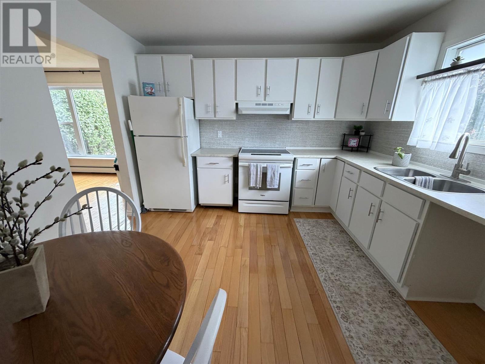 74 Roman Ave Property Photo 11