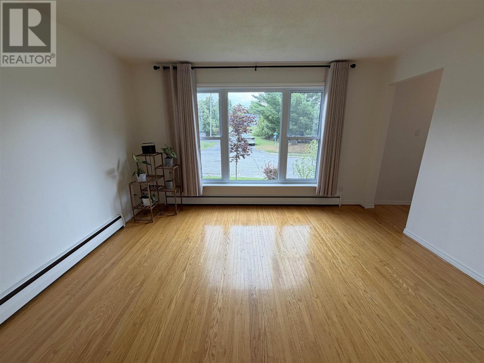 74 Roman Ave Property Photo 14