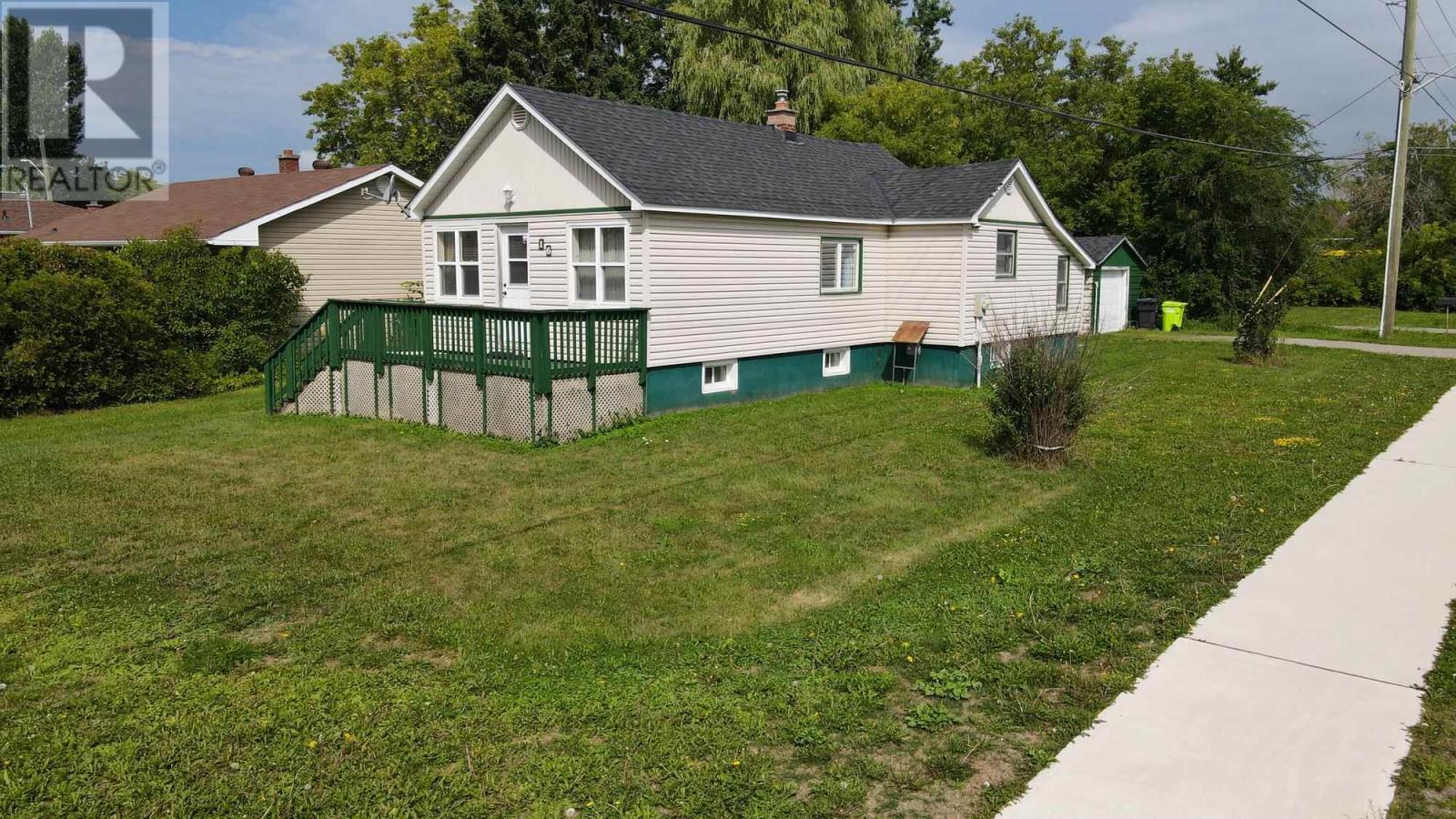 16 Stevens St Property Photo 4
