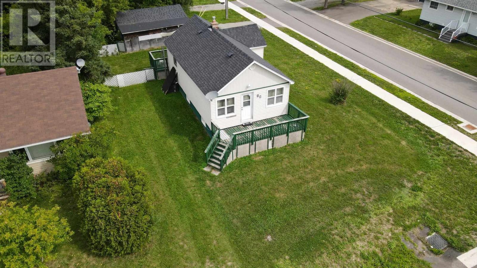 16 Stevens St Property Photo 13