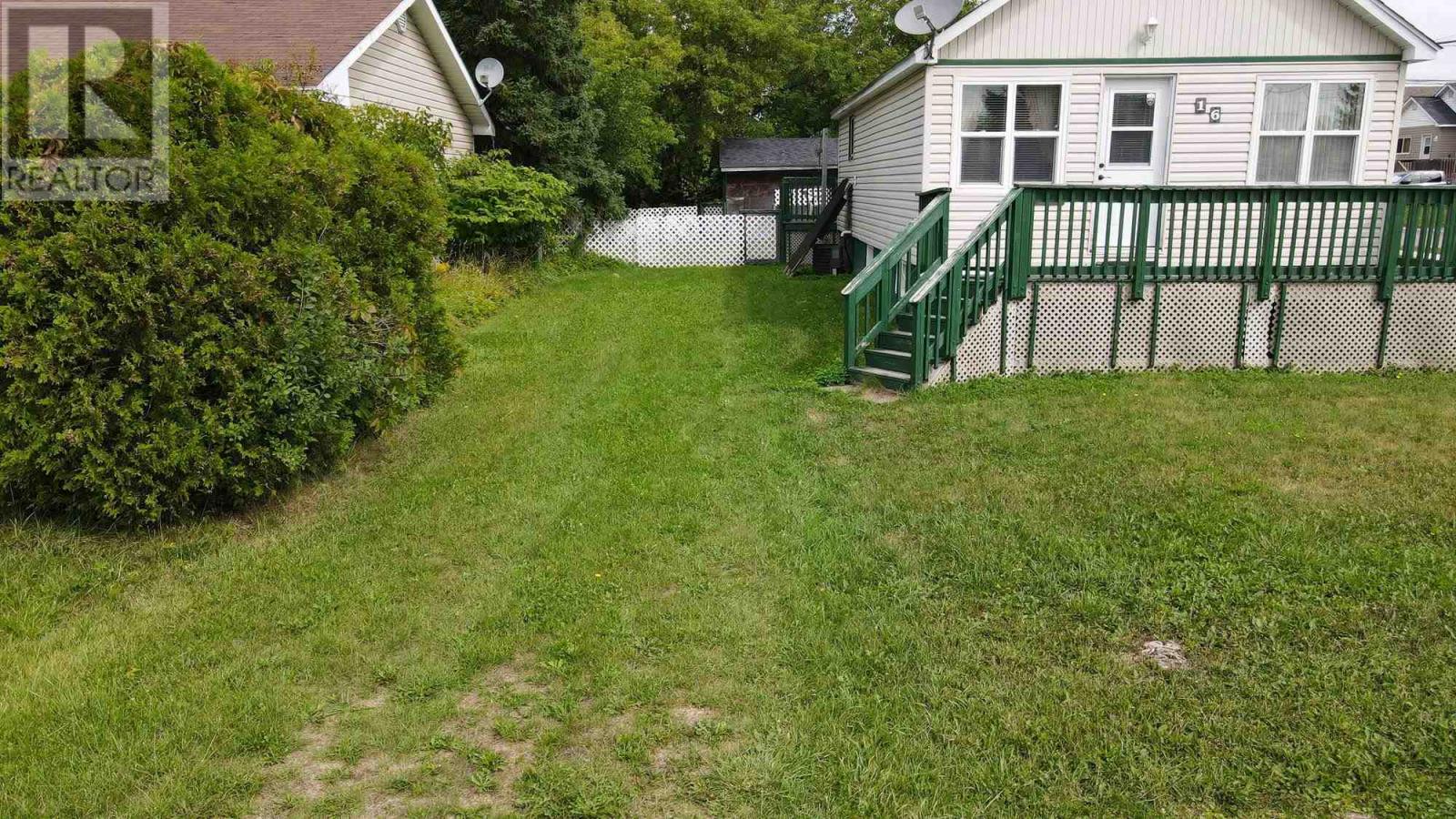16 Stevens St Property Photo 14