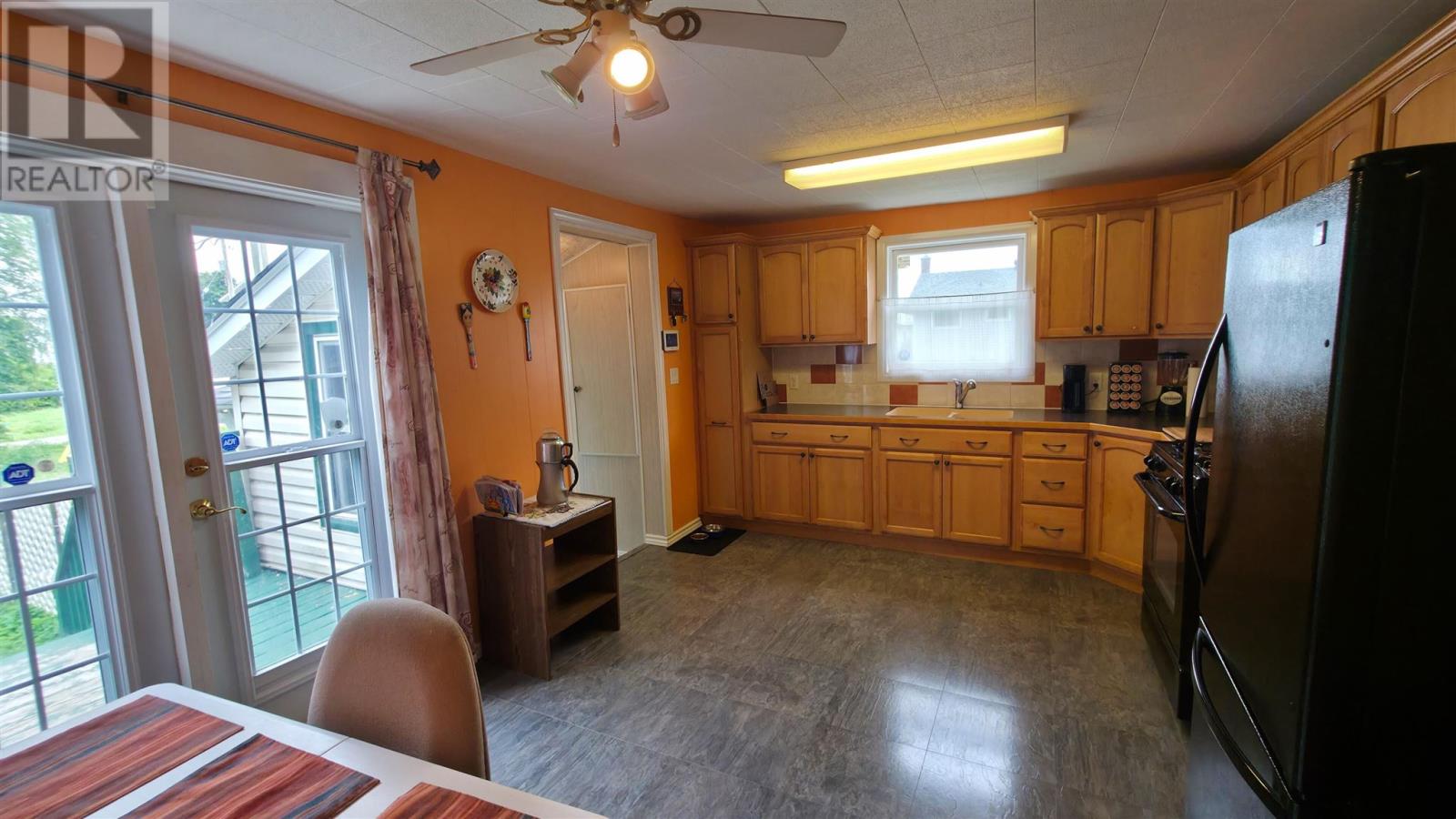 16 Stevens St Property Photo 22