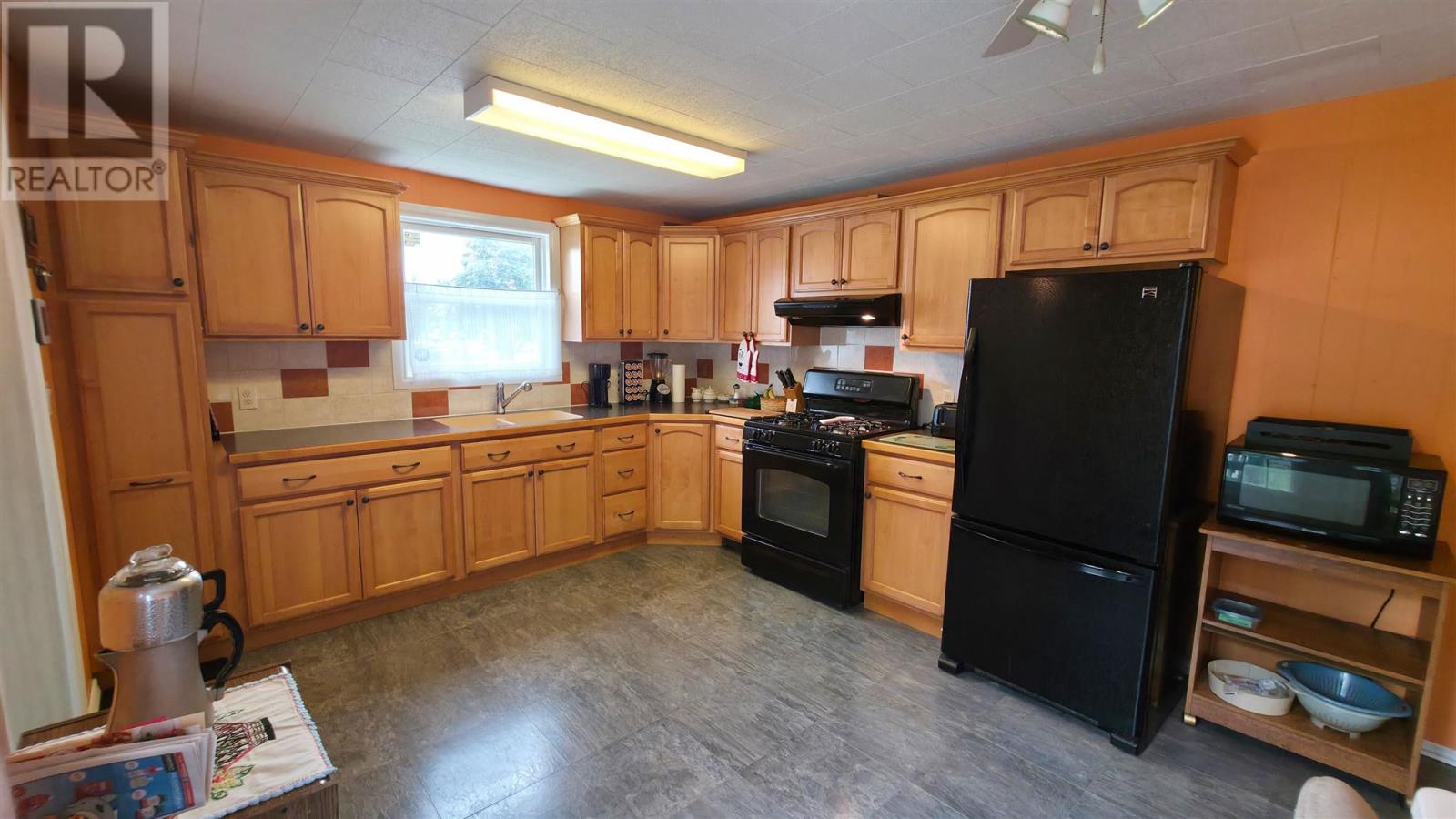 16 Stevens St Property Photo 23