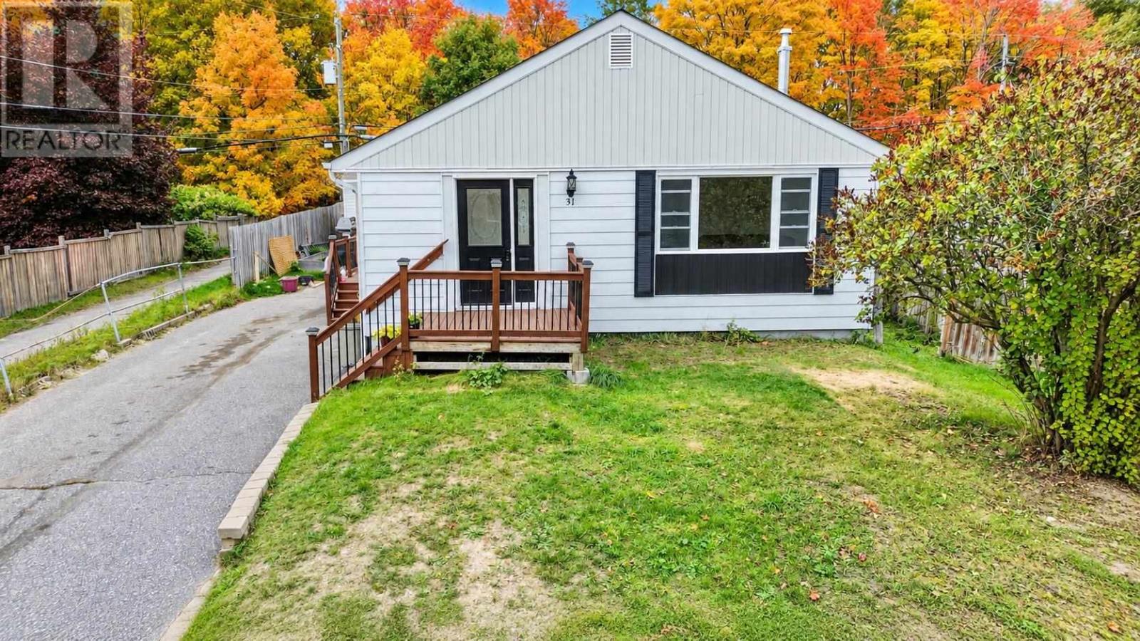 31 Hirshhorn Ave Property Photo 1