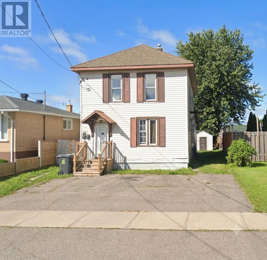 561 Sherbourne ST