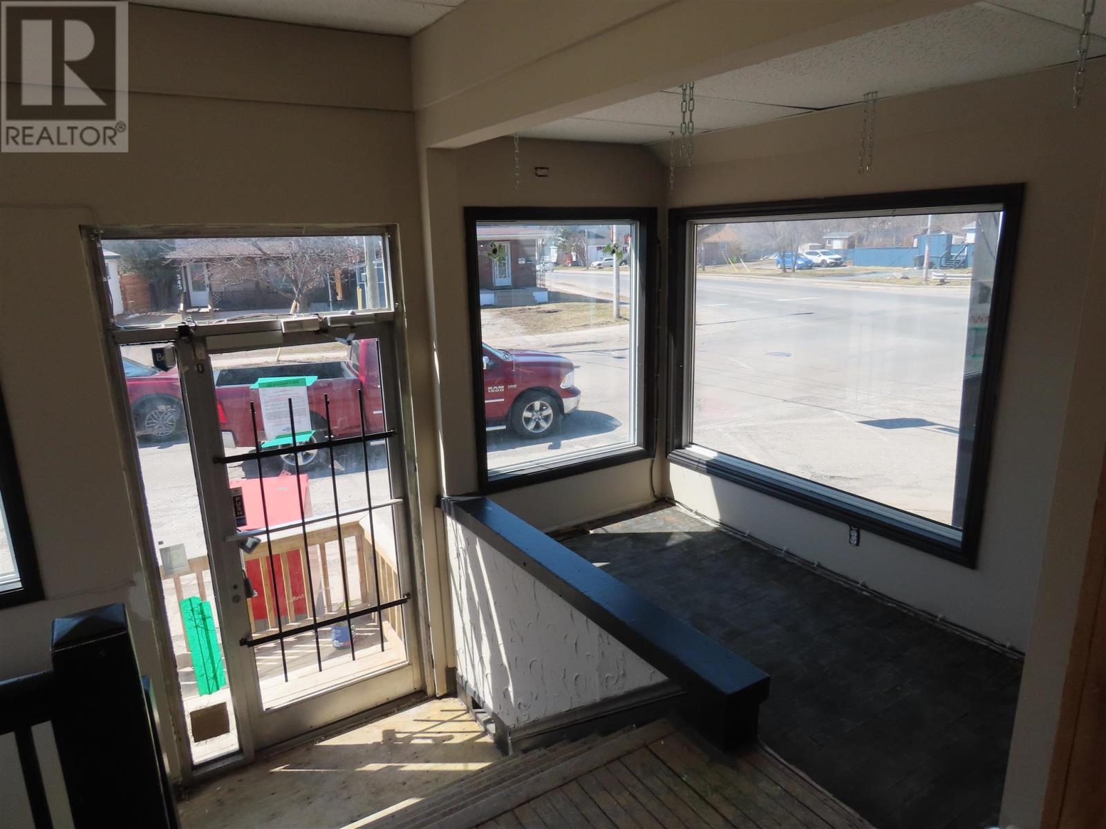 346 North St Property Photo 3