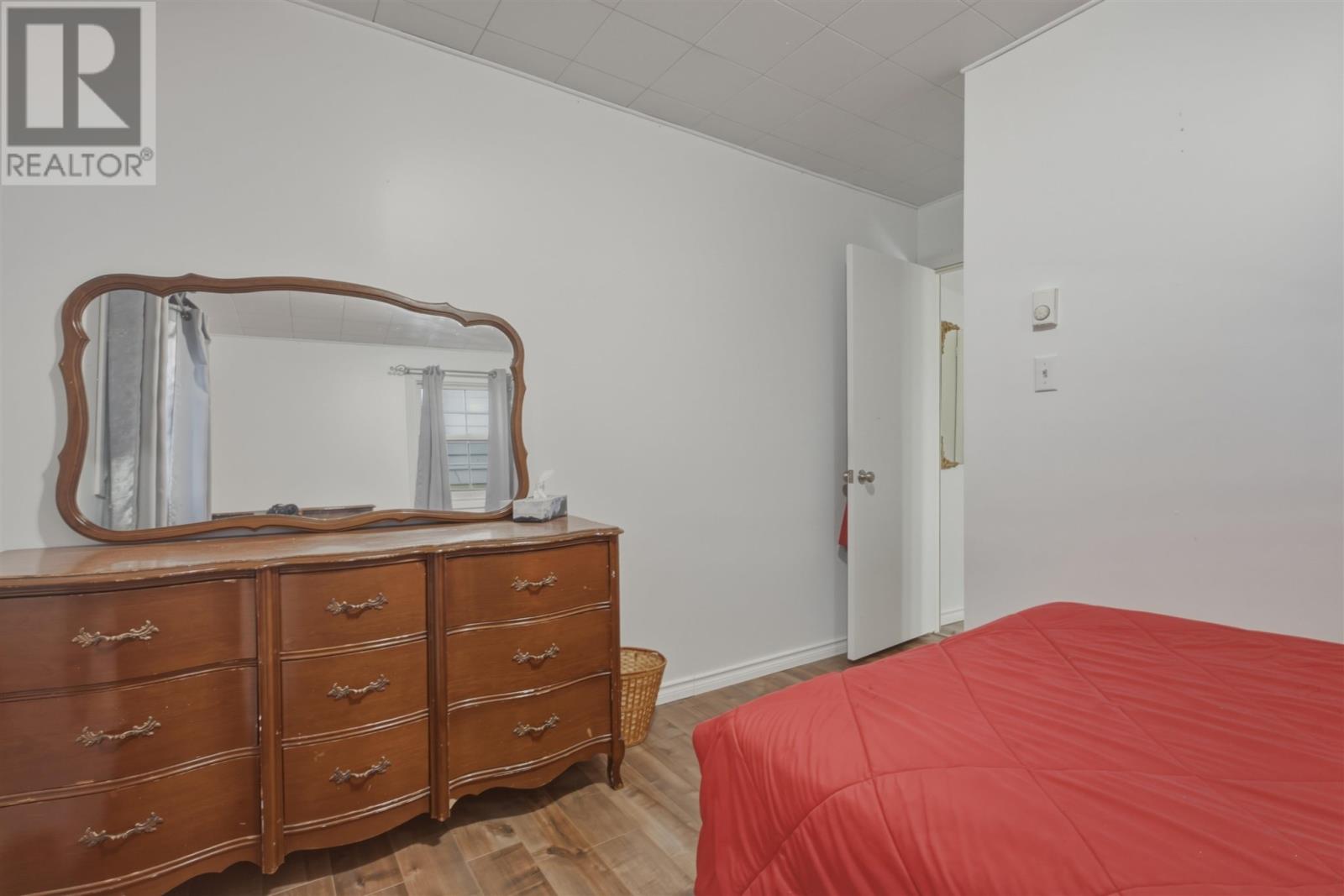 190 Woodward Ave Property Photo 17