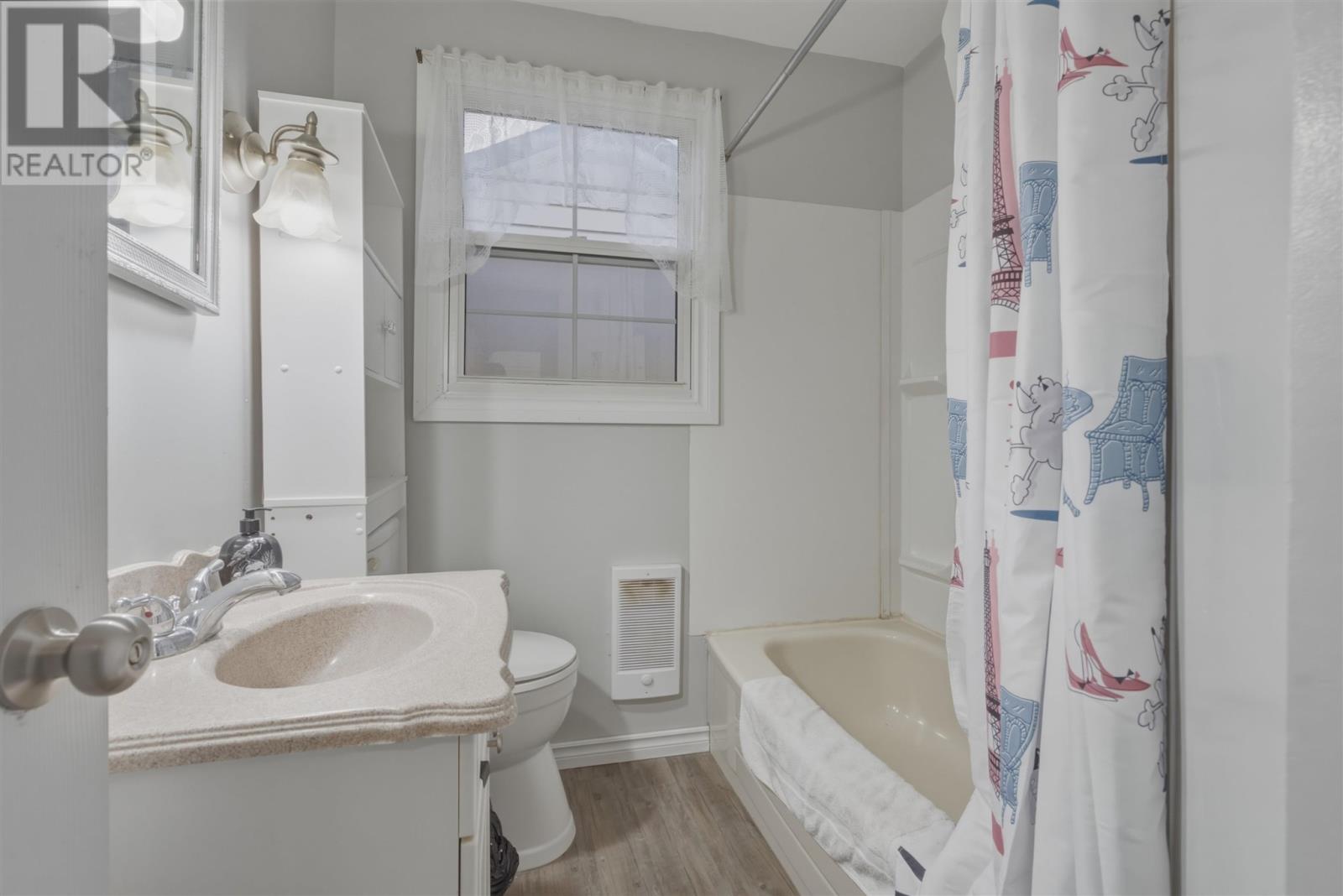 190 Woodward Ave Property Photo 18