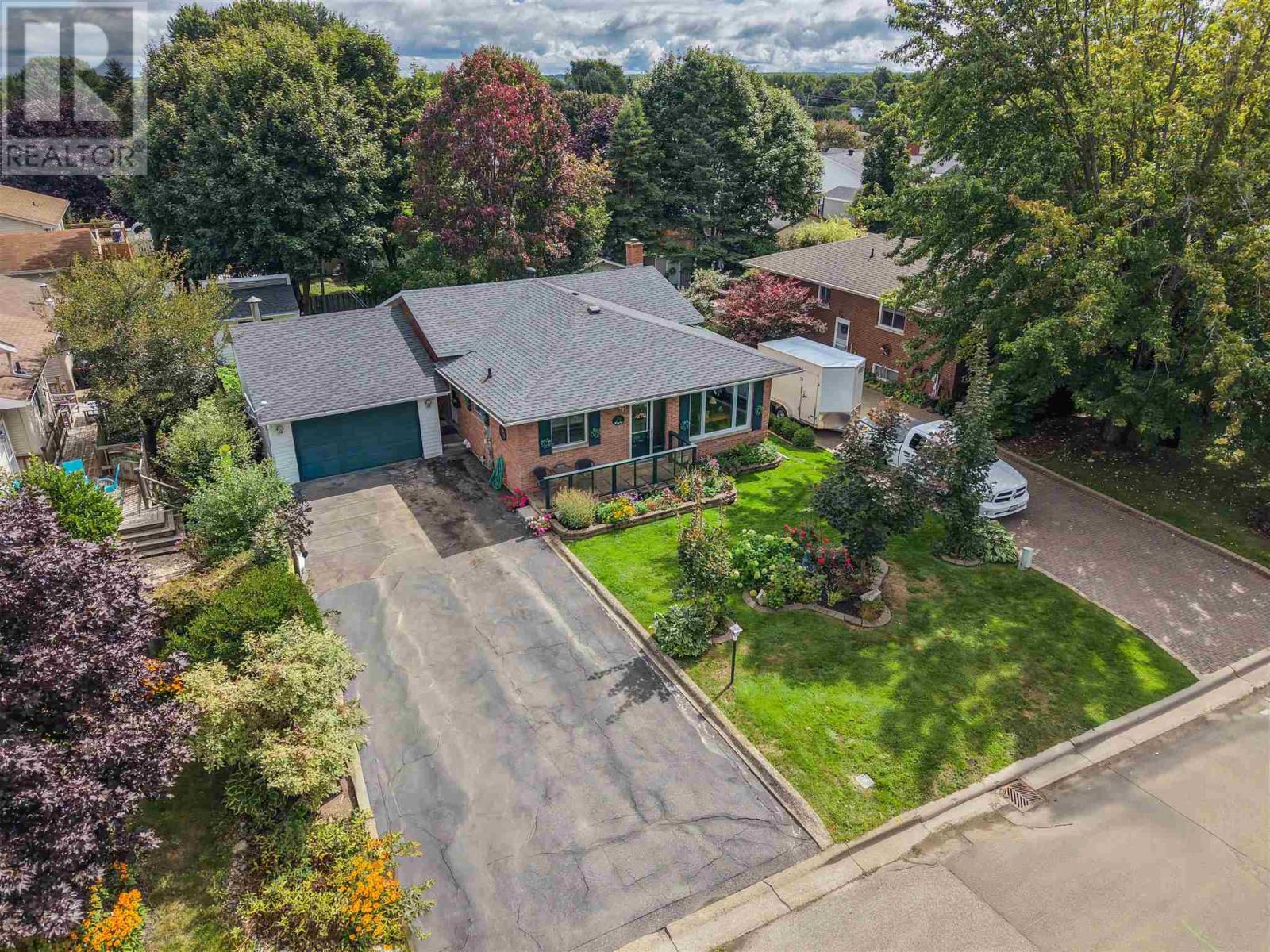 26 Heath Rd Property Photo 3