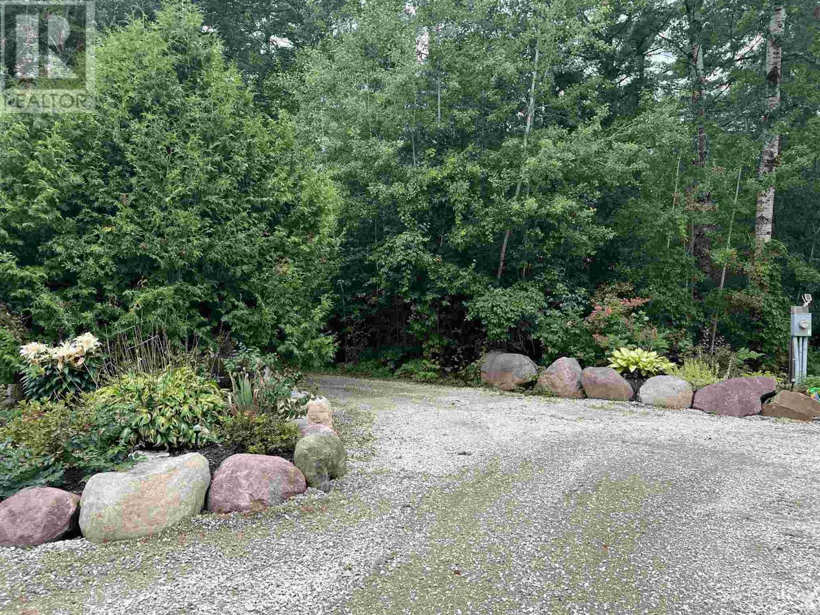 26 Centre Line Rd Property Photo 11