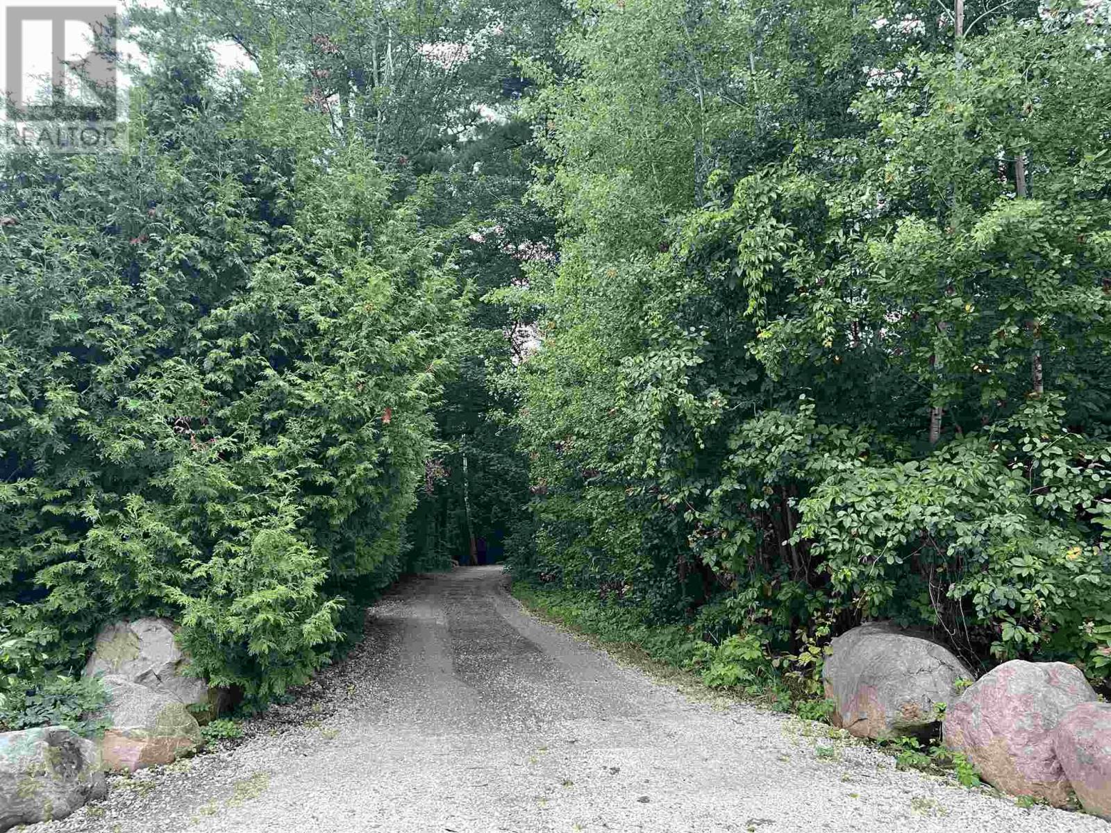 26 Centre Line Rd Property Photo 12