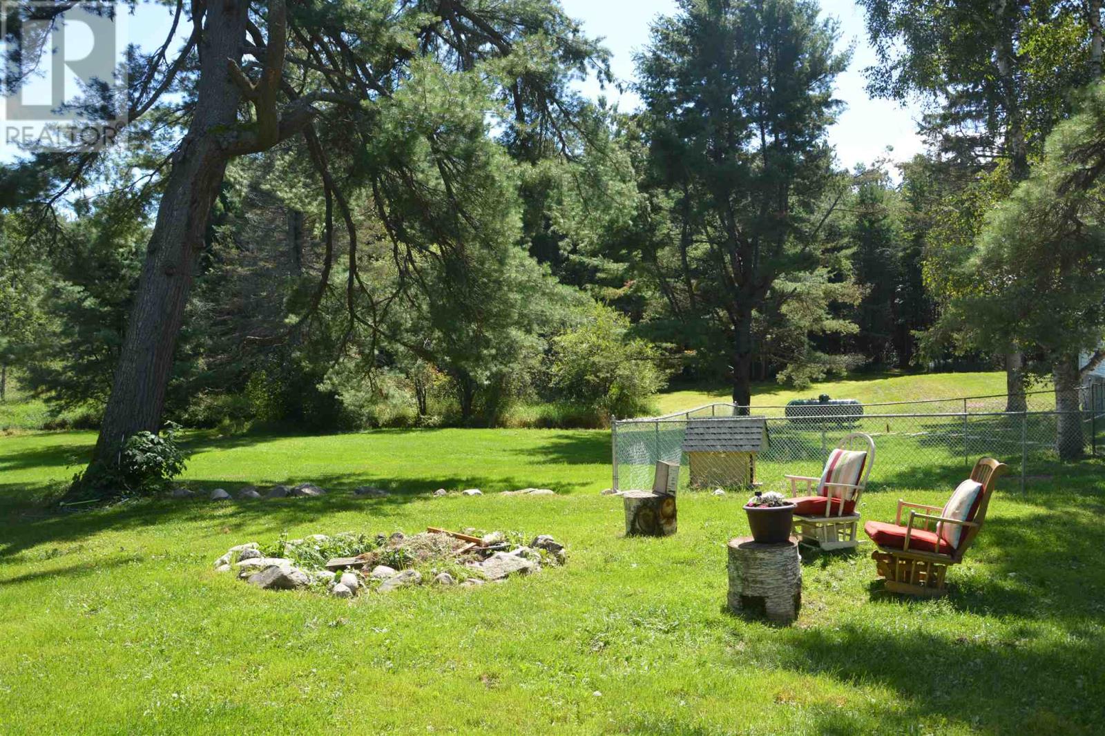 26 Centre Line Rd Property Photo 18