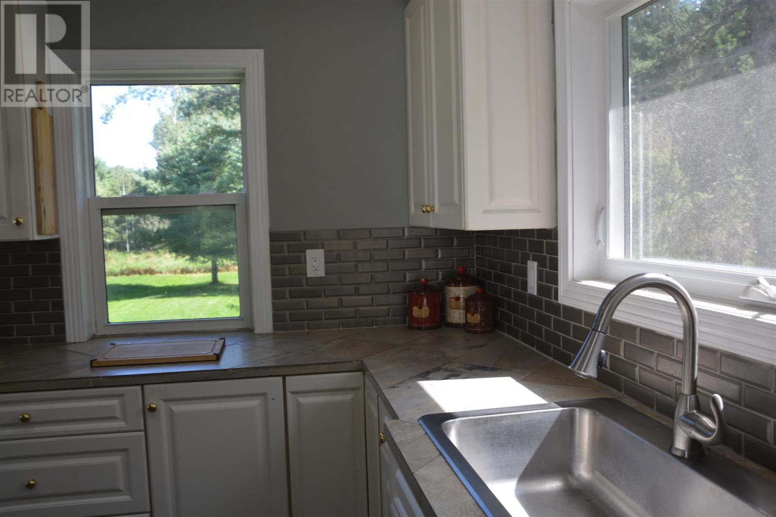 26 Centre Line Rd Property Photo 24