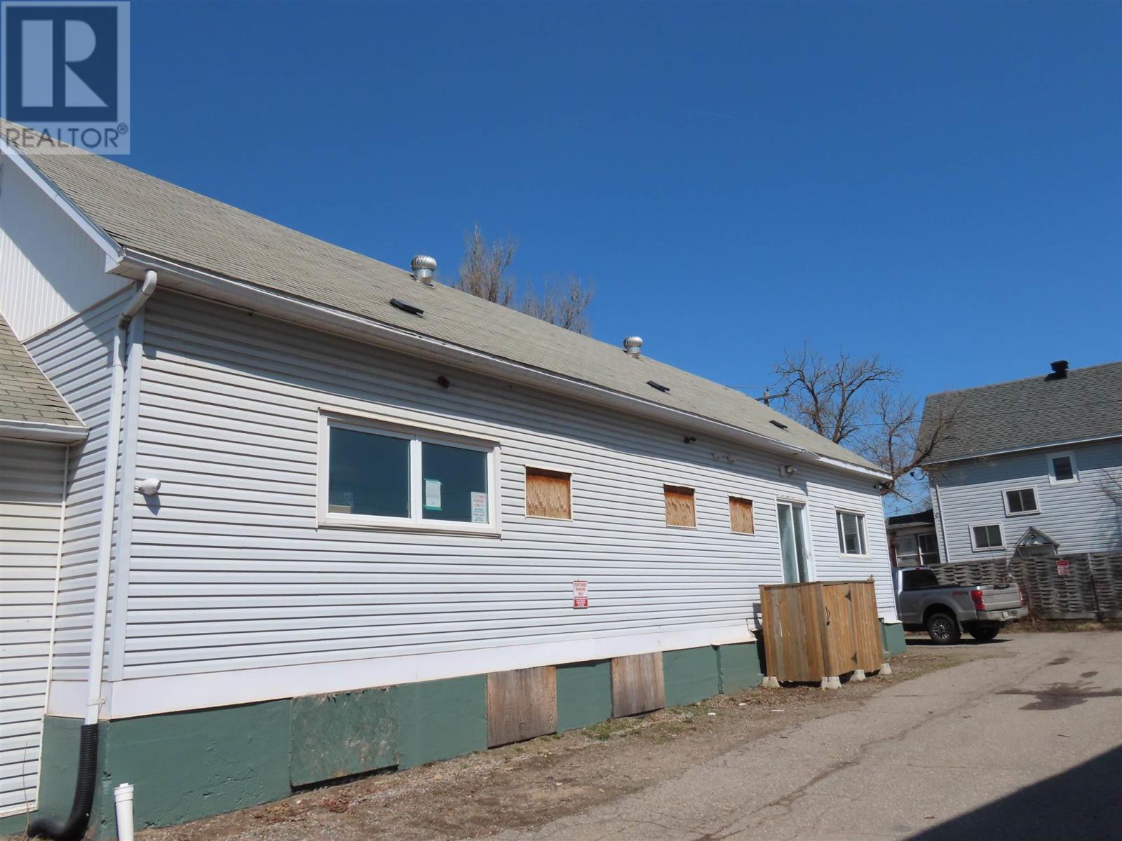 346 North St Property Photo 2