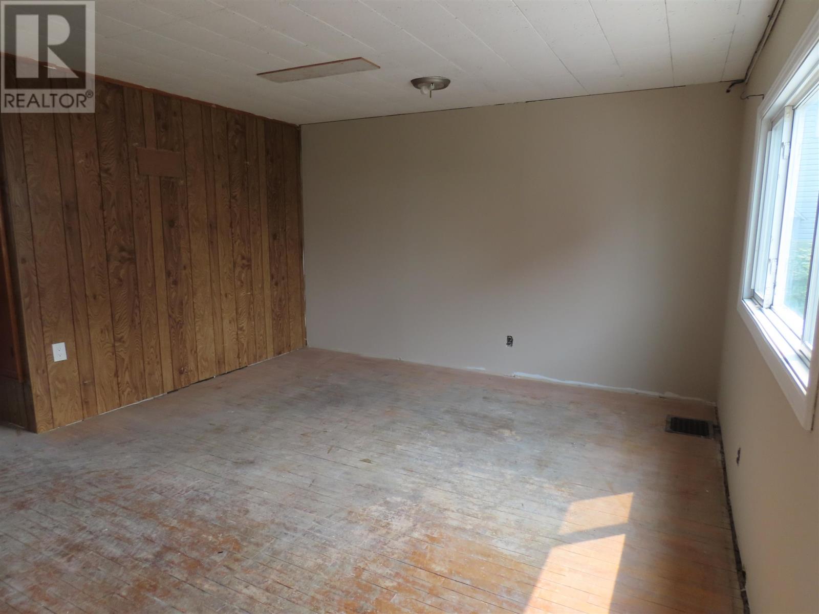 346 North St Property Photo 28