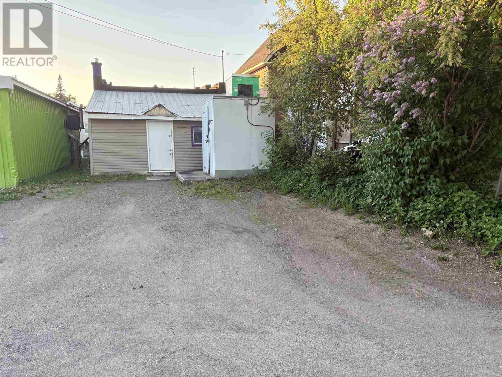 280 Bruce St Property Photo 2