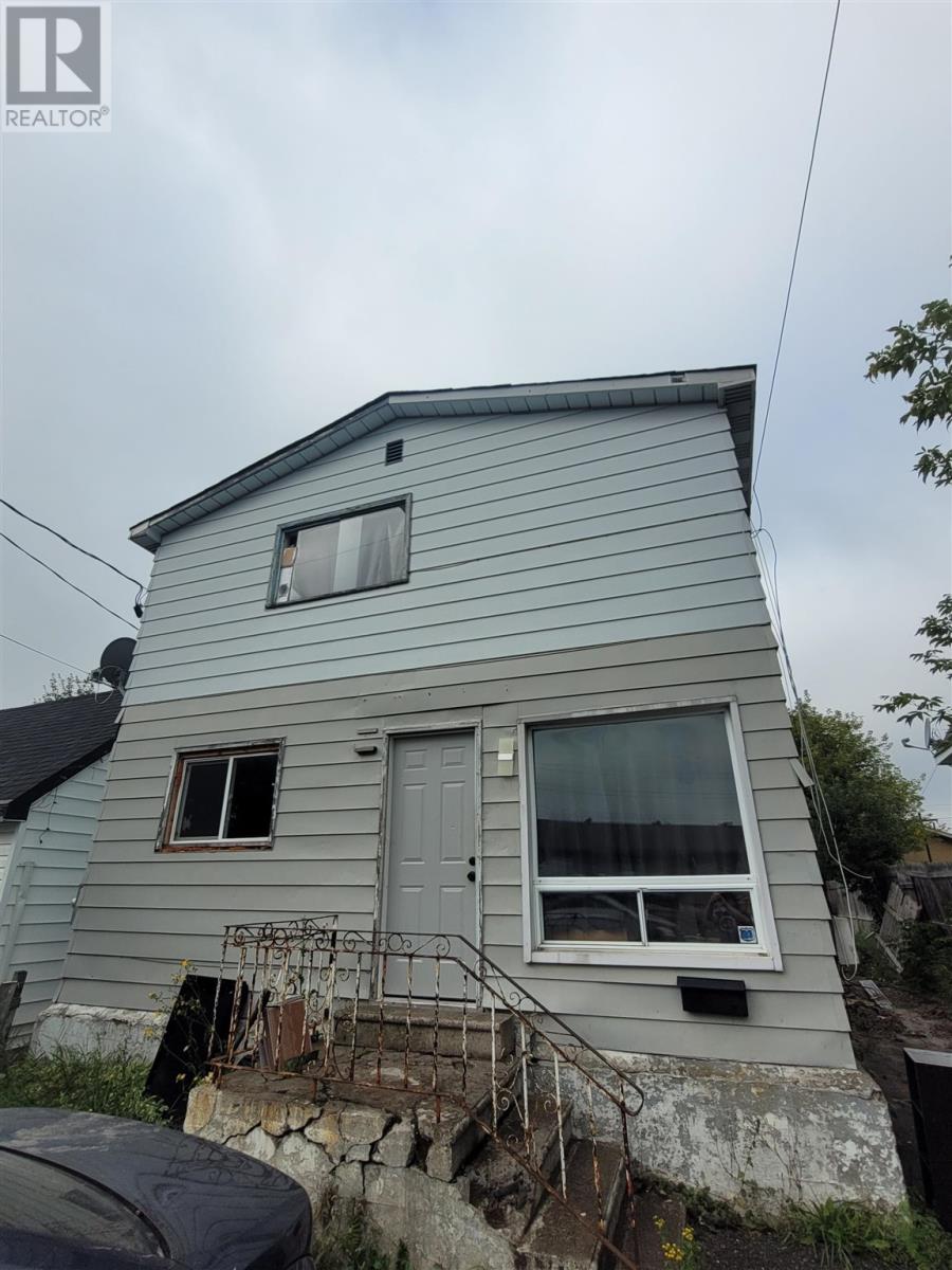 541 Dundas ST Property Photo 1