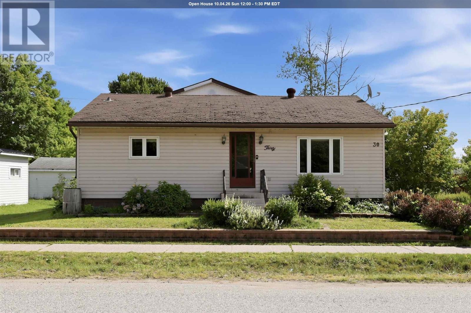 30 Adeline Ave Property Photo 1