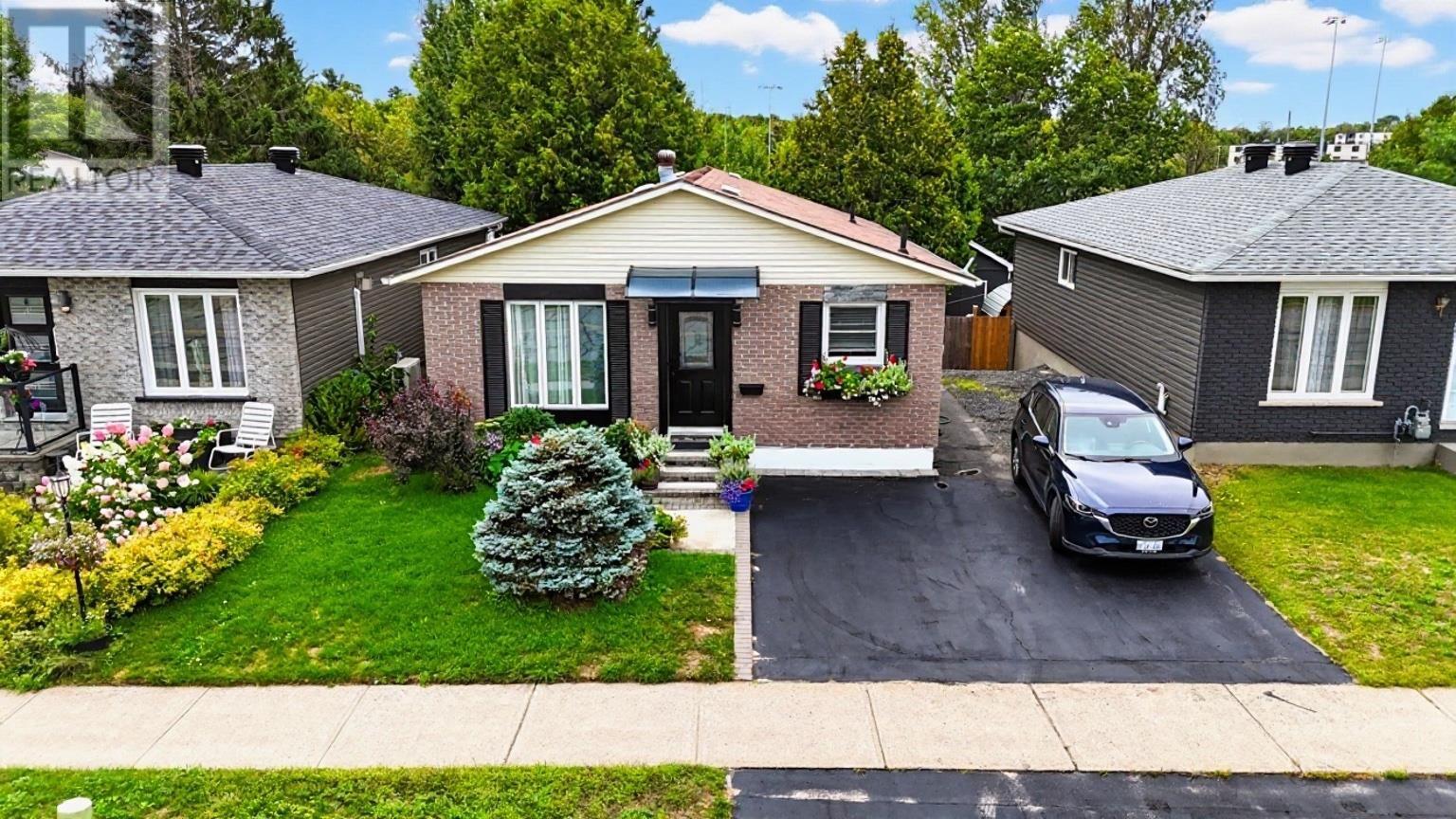 23 Pearson DR