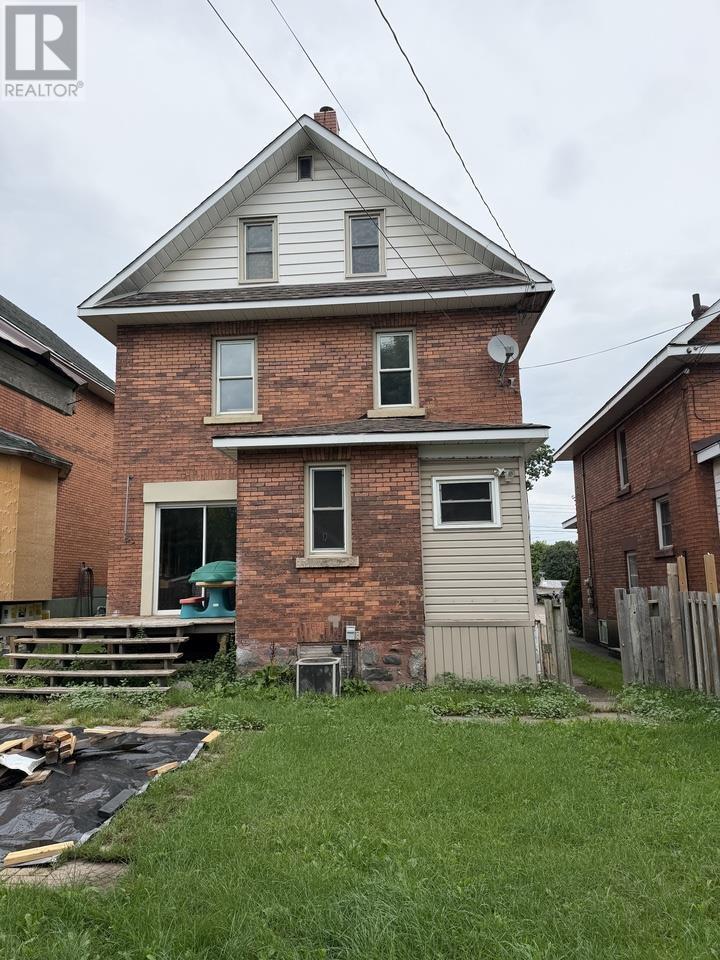 257 Alexandra St Property Photo 4