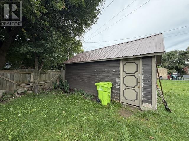 257 Alexandra St Property Photo 5