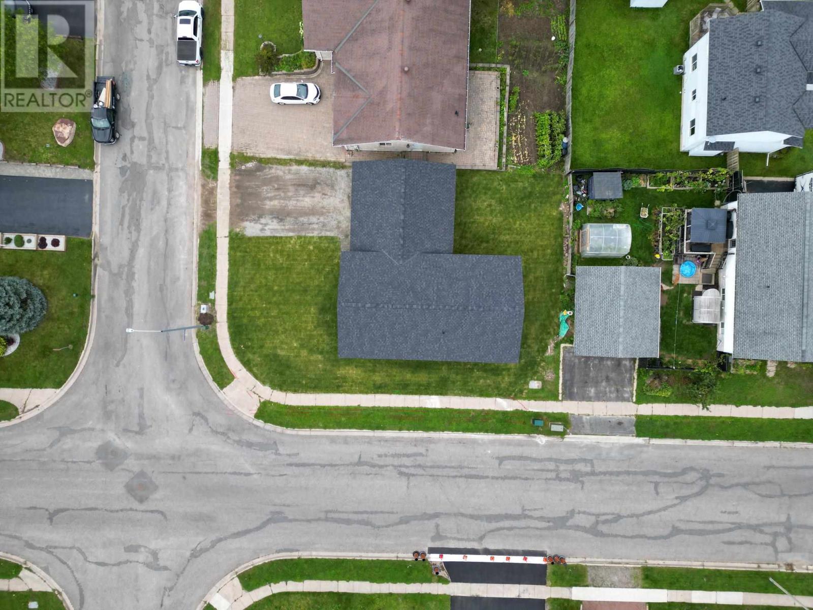237 Pentagon Blvd Property Photo 8