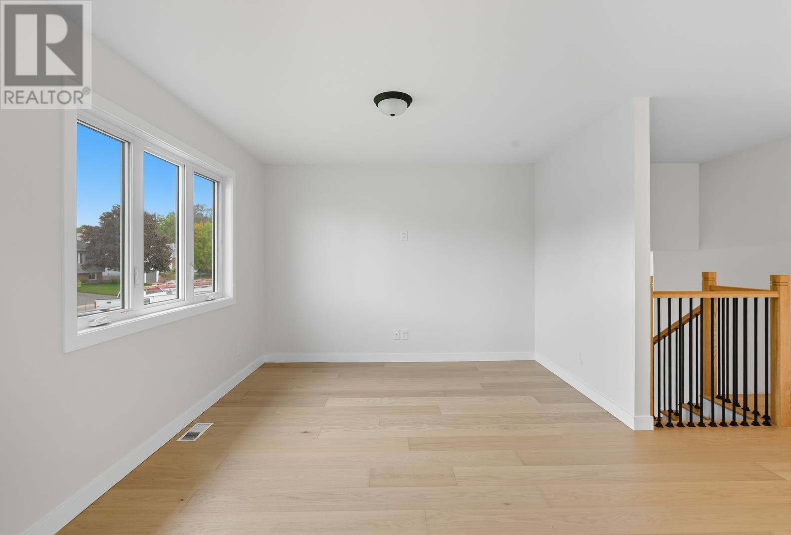 237 Pentagon Blvd Property Photo 14
