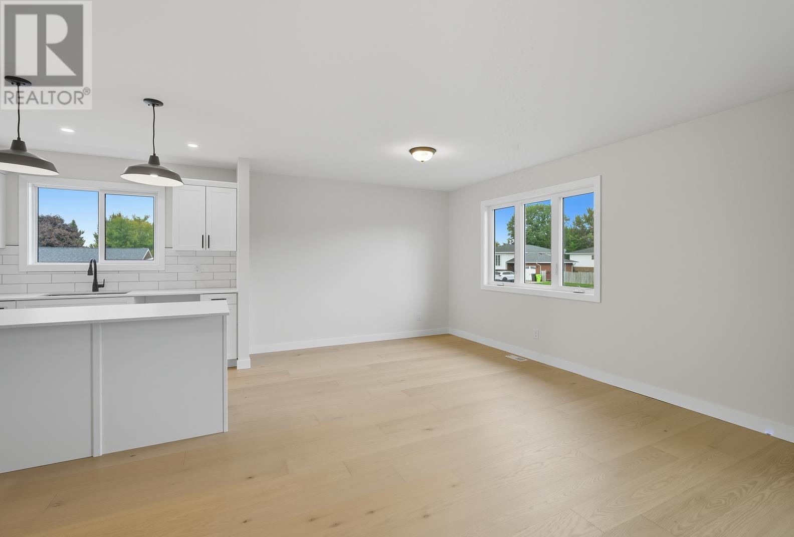 237 Pentagon Blvd Property Photo 16