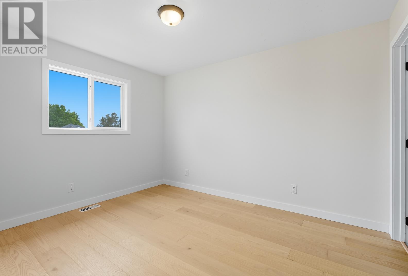 237 Pentagon Blvd Property Photo 24