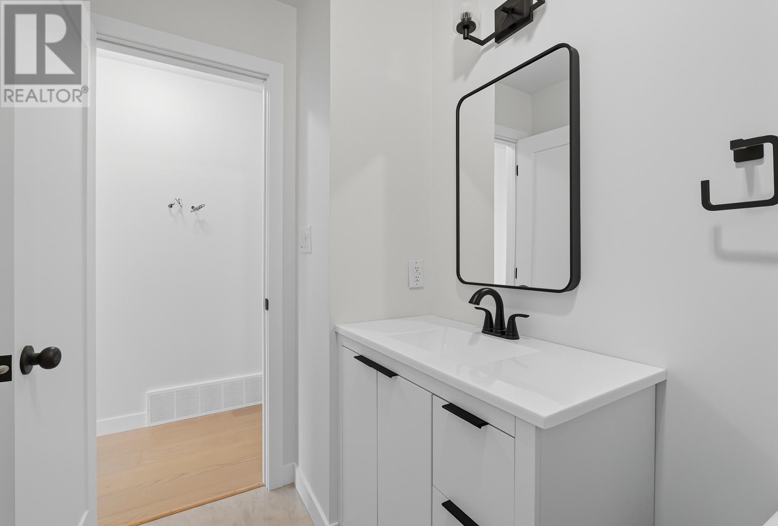 237 Pentagon Blvd Property Photo 31