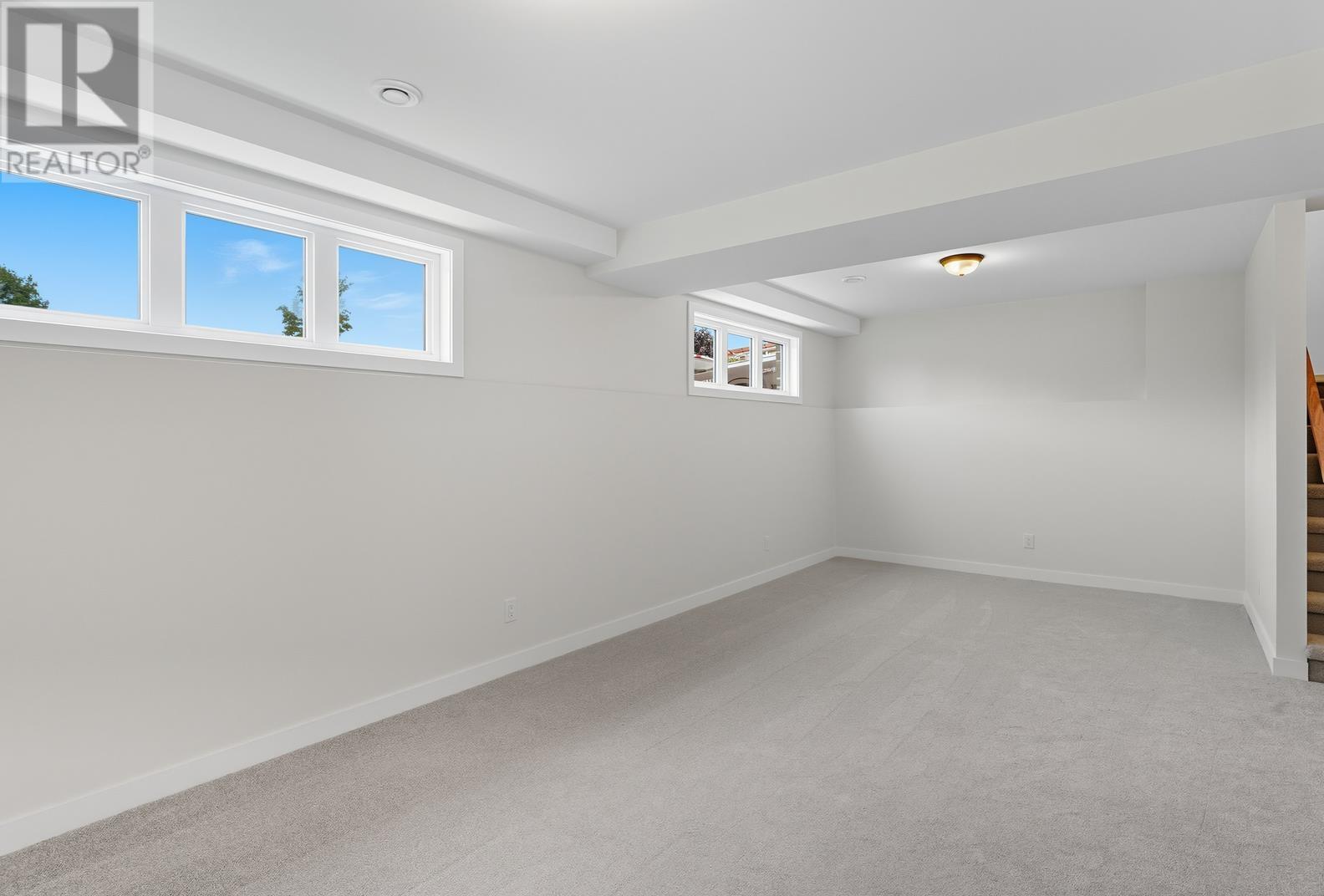 237 Pentagon Blvd Property Photo 34