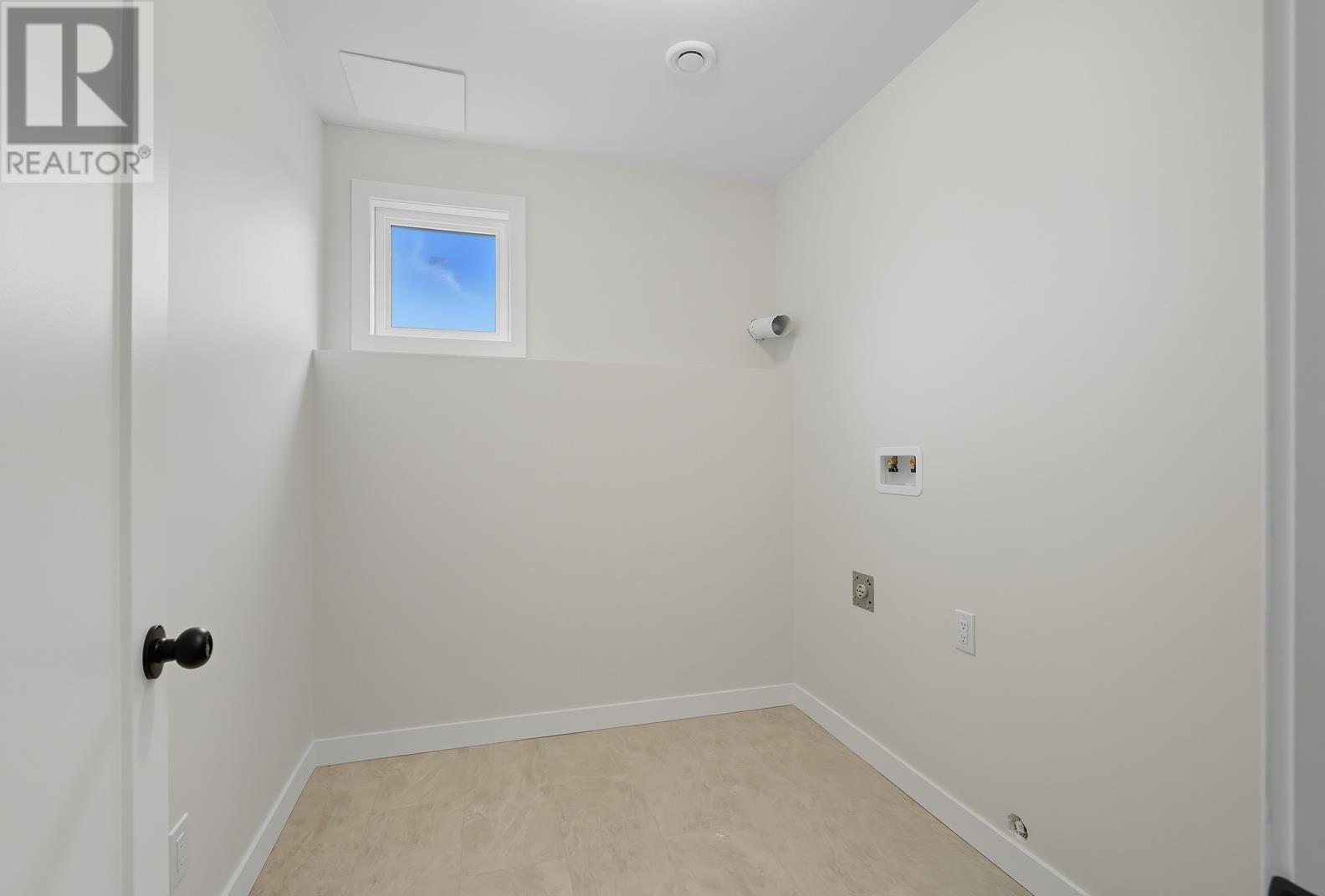 237 Pentagon Blvd Property Photo 37