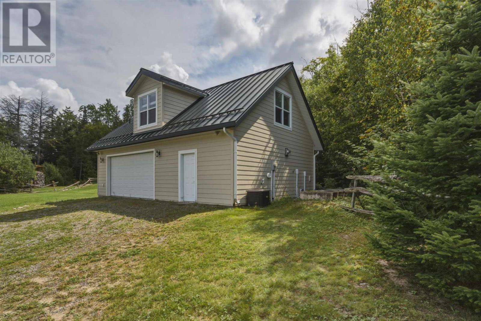 2129 Centre Line Rd Property Photo 22