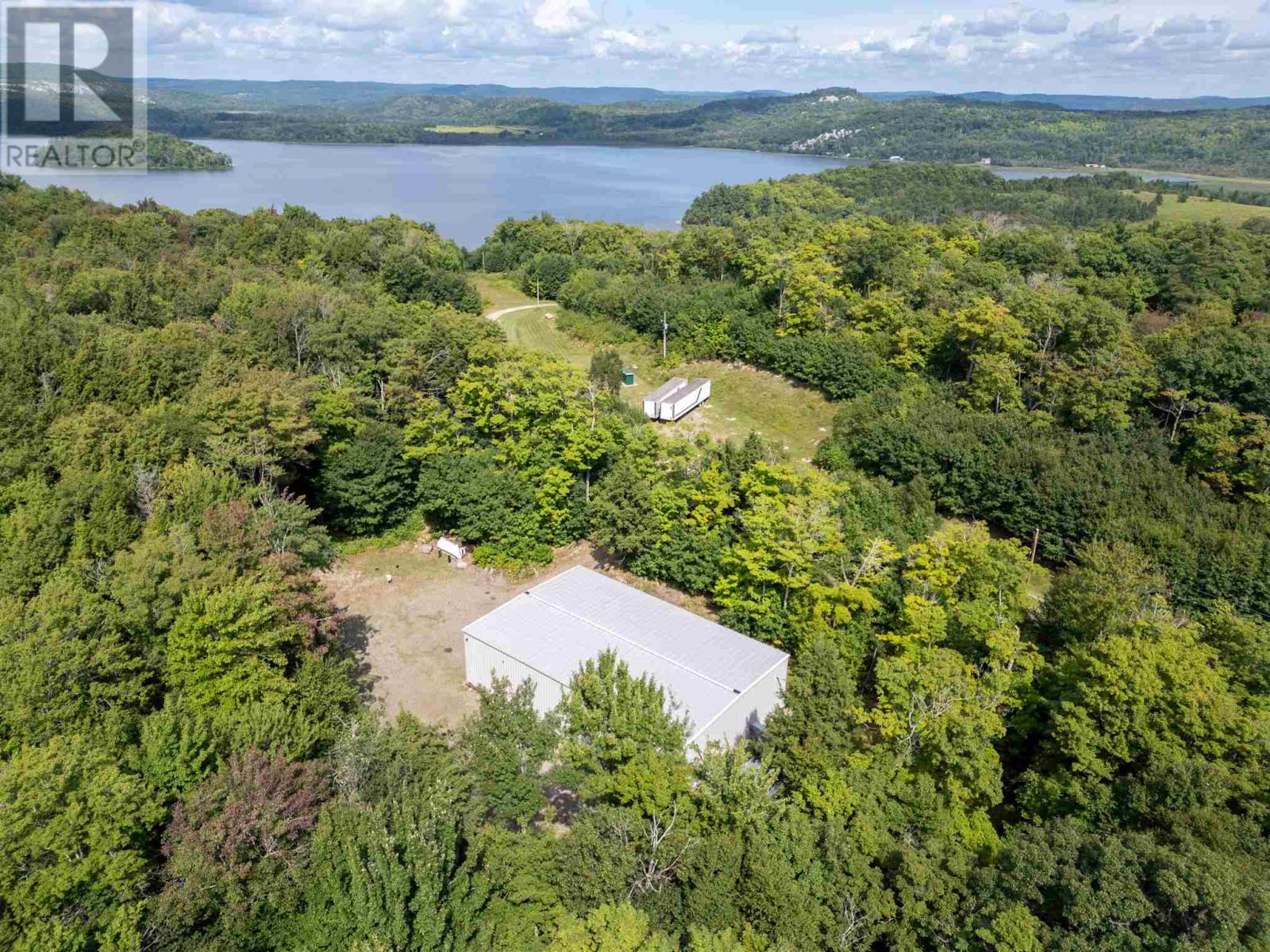 2129 Centre Line Rd Property Photo 30