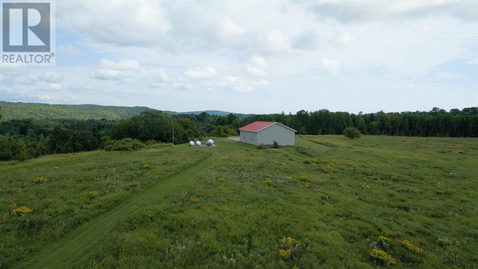 2129 Centre Line Rd Property Photo 35