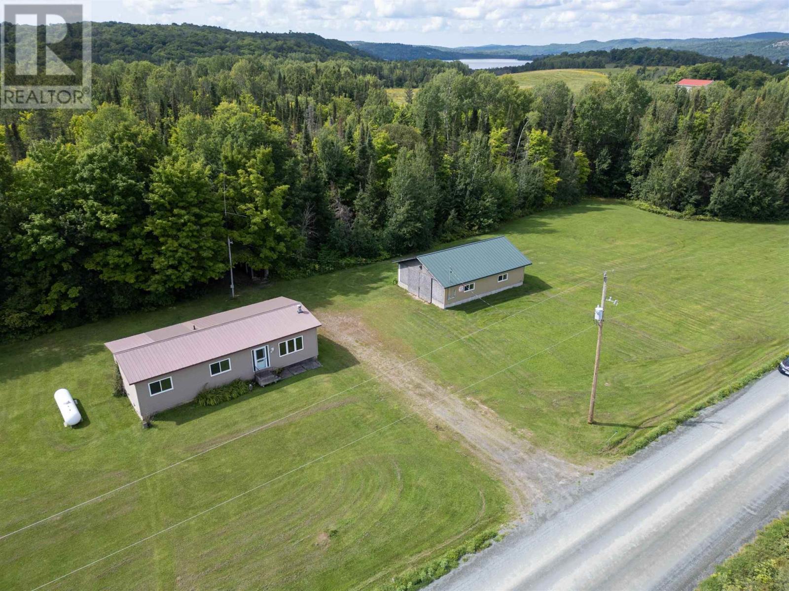 2129 Centre Line Rd Property Photo 39