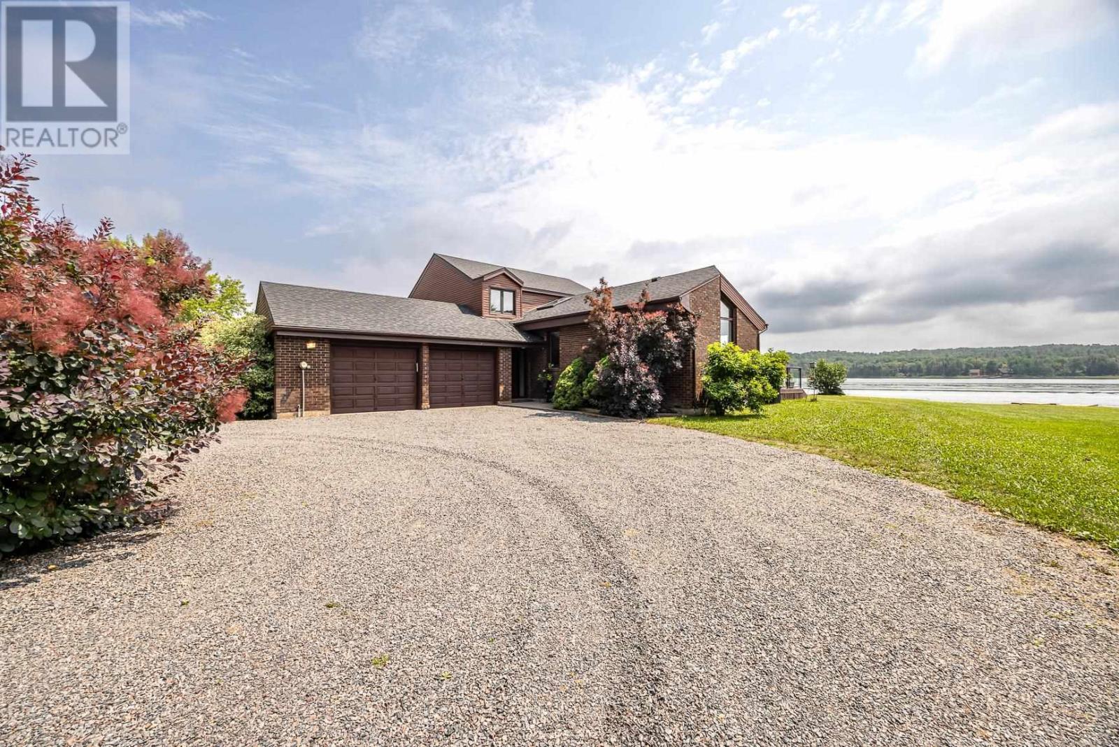 395 River Rd Property Photo 1