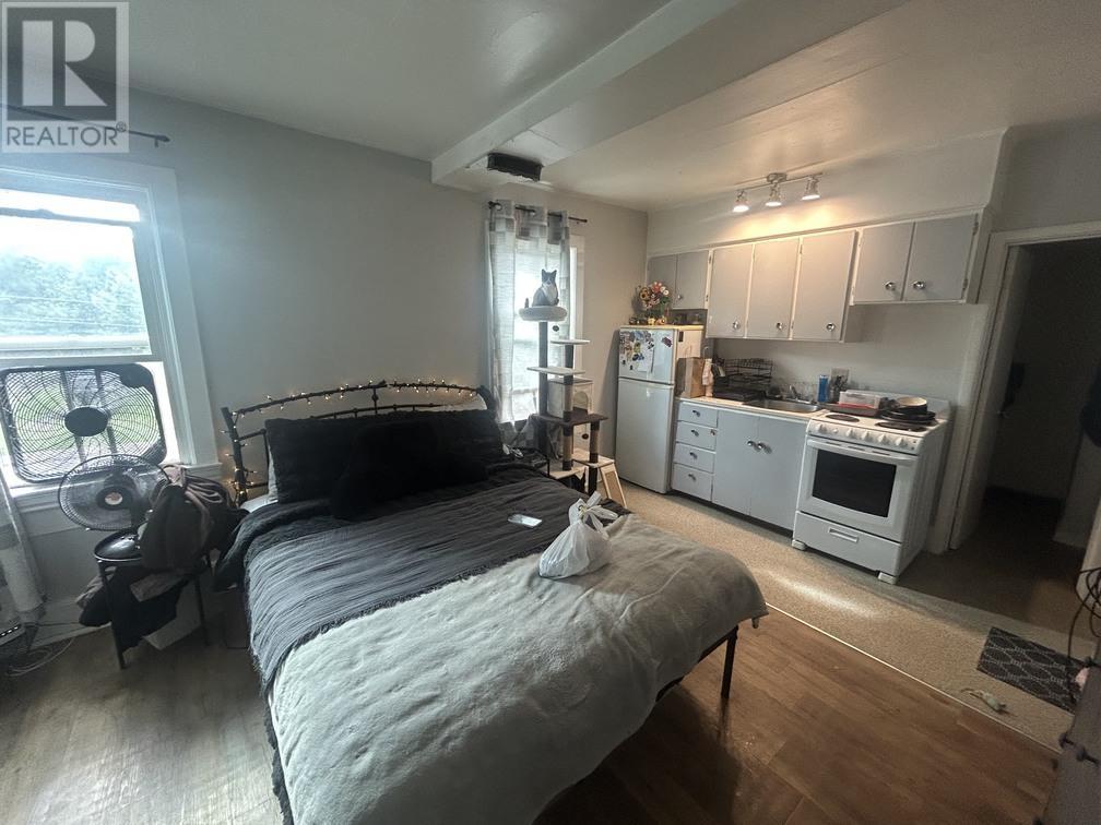 181 Elgin St Property Photo 5