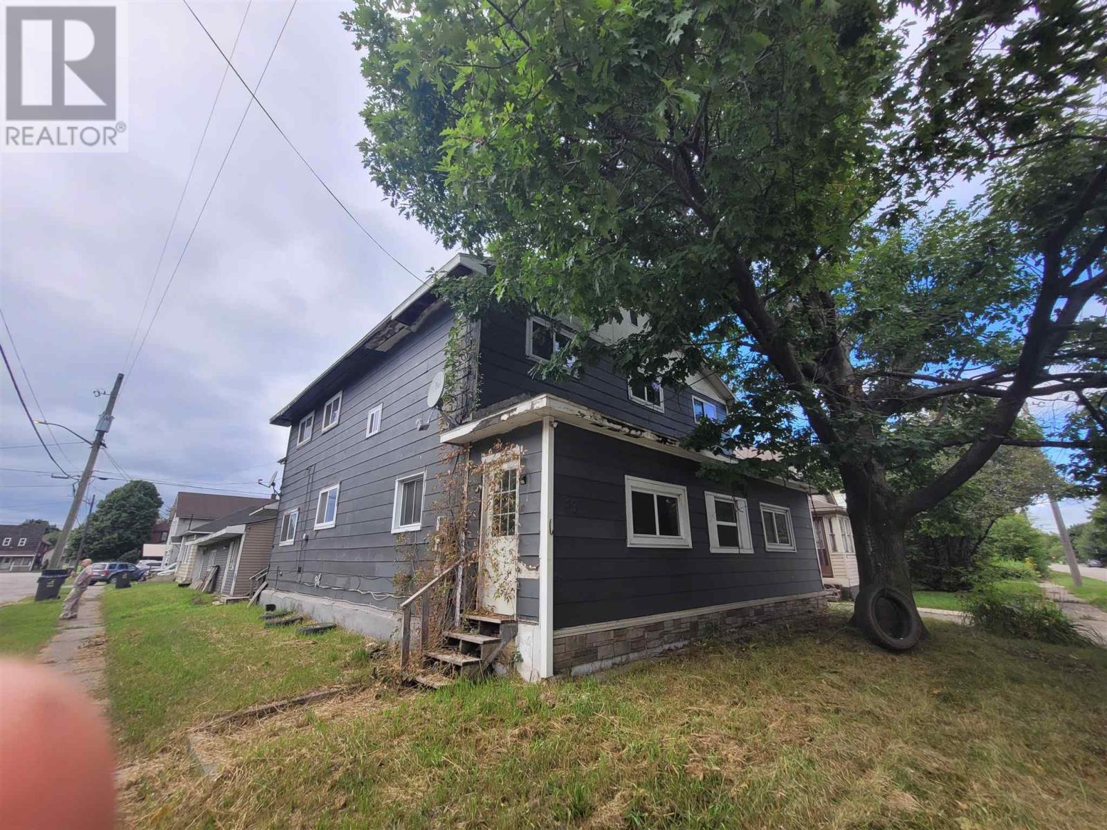 99 Letcher St Property Photo 4