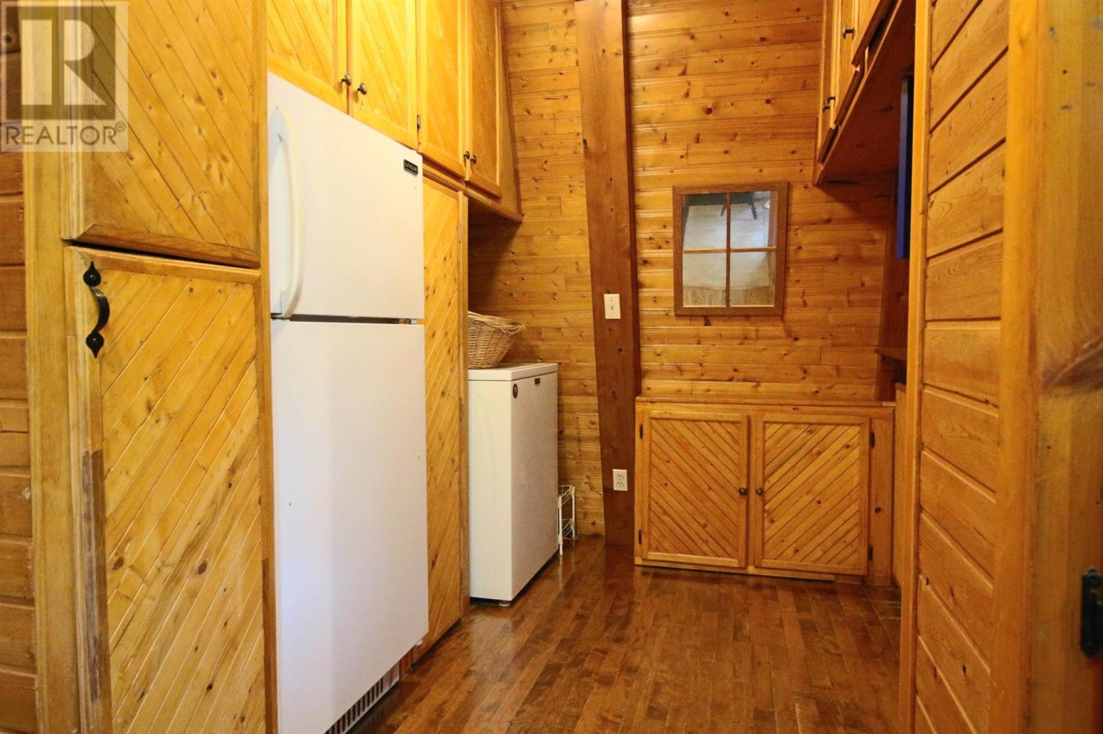 7 Weckstrom Lake Property Photo 10