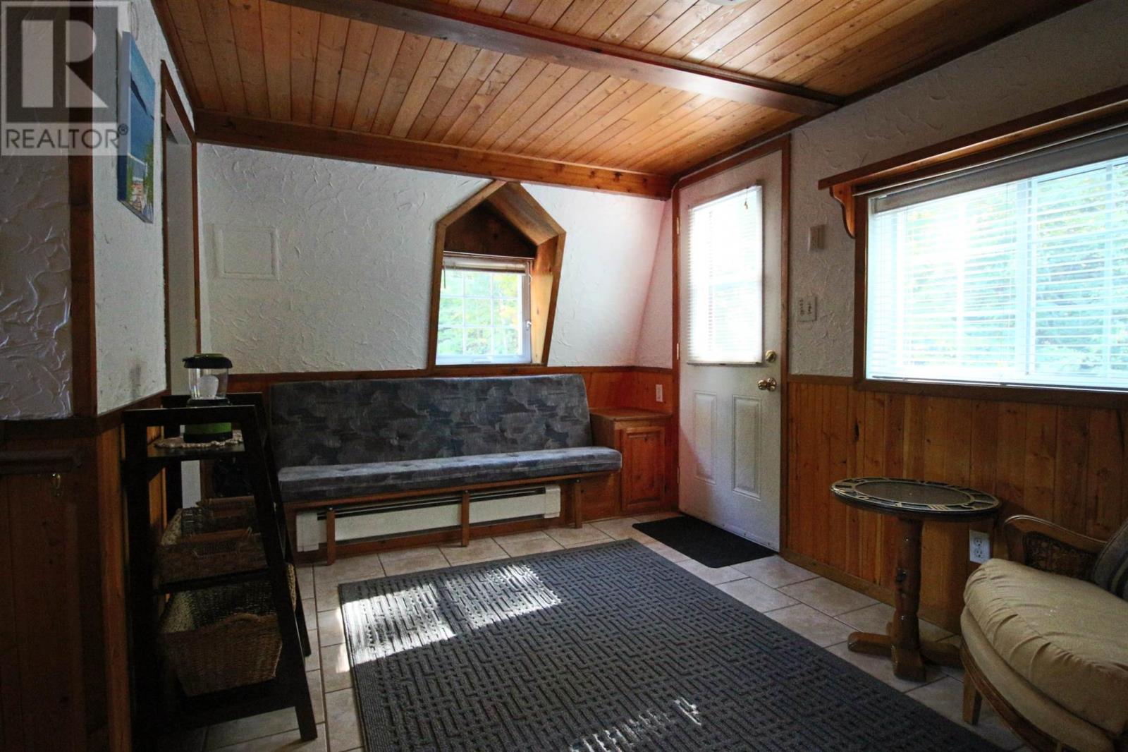 7 Weckstrom Lake Property Photo 21