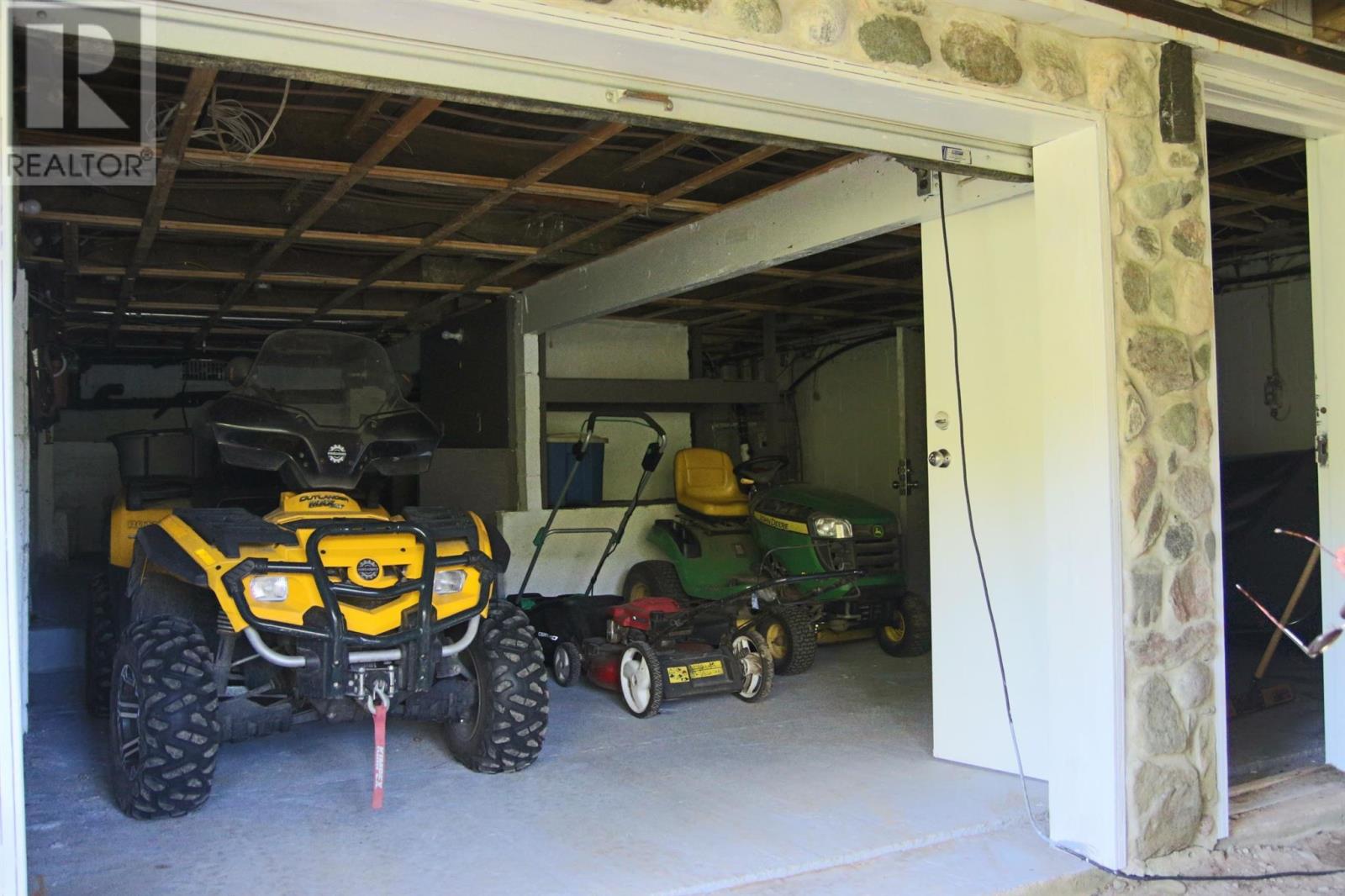 7 Weckstrom Lake Property Photo 47