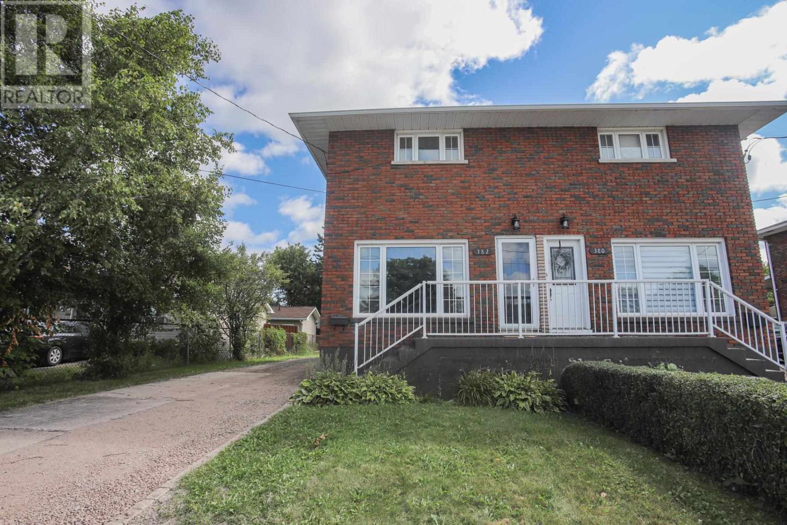 382 Farwell Ter Property Photo 5