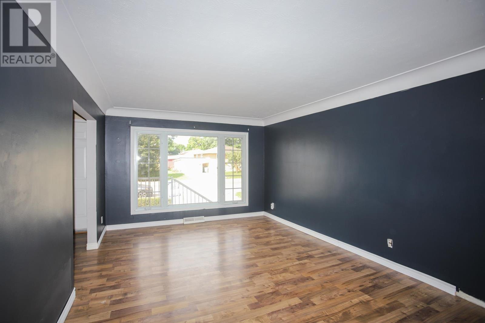 382 Farwell Ter Property Photo 8