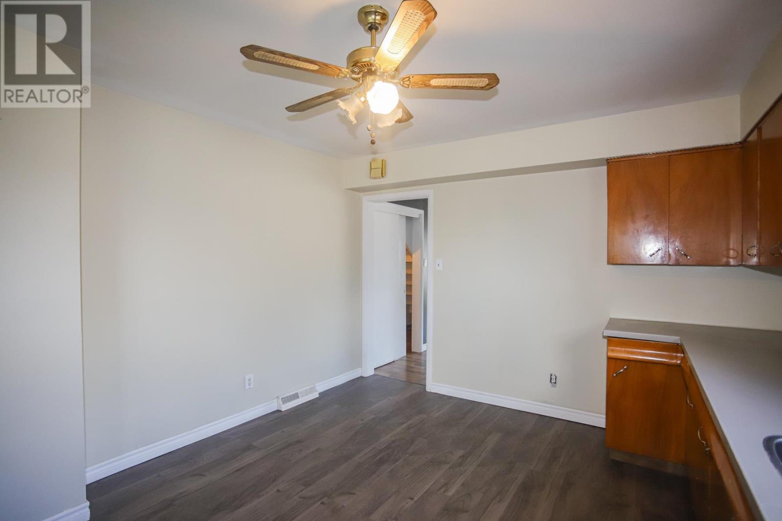 382 Farwell Ter Property Photo 11