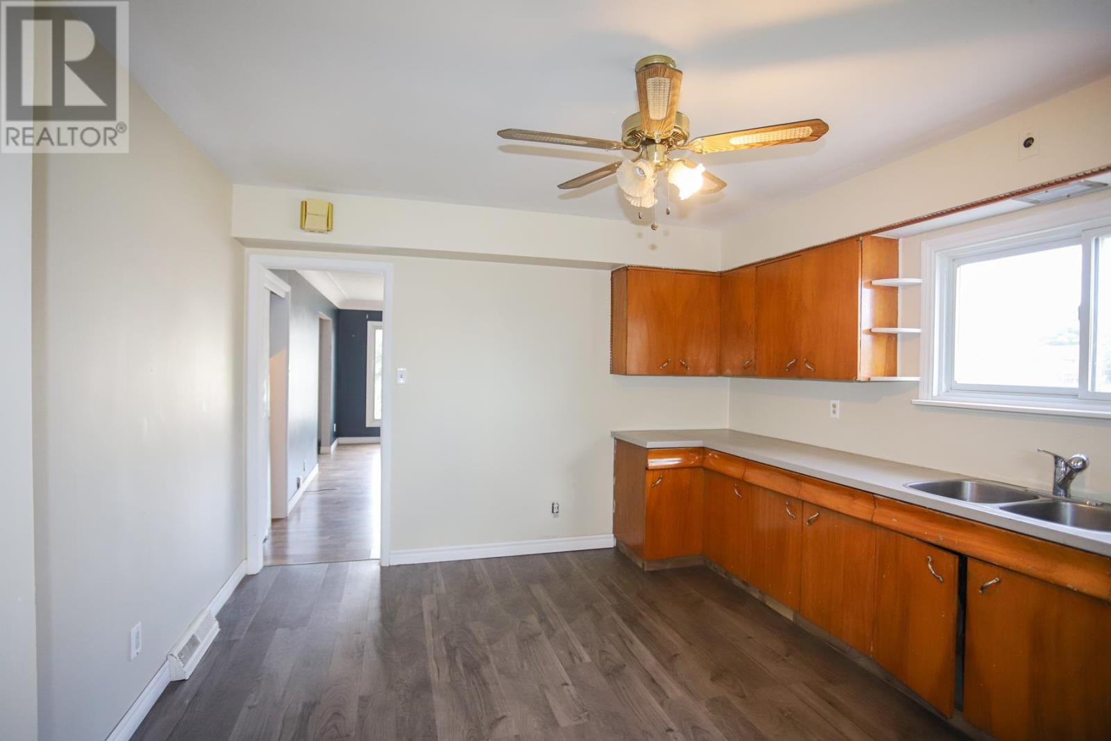 382 Farwell Ter Property Photo 14
