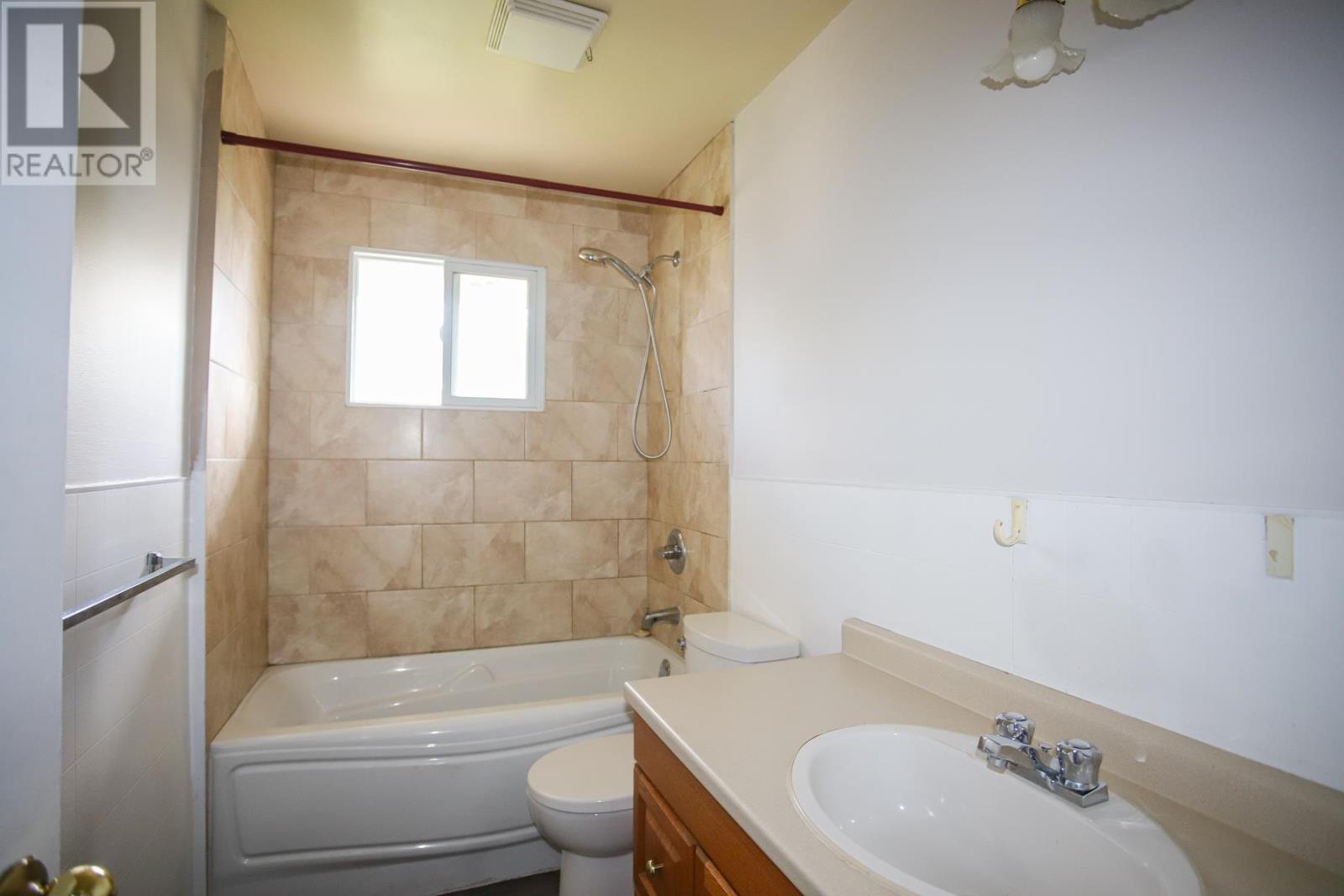 382 Farwell Ter Property Photo 24